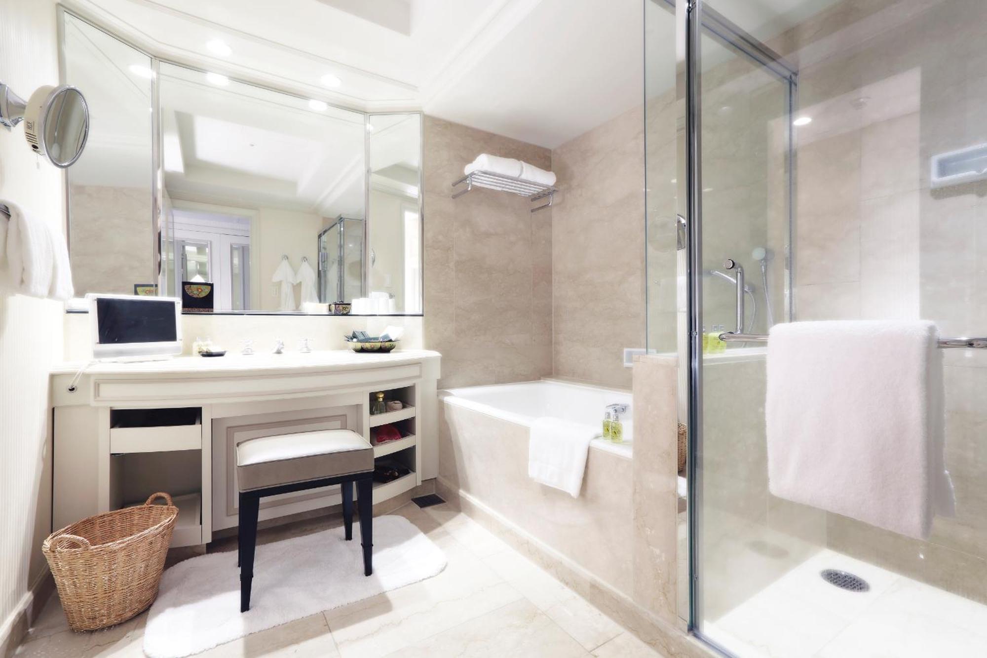 Prime Superior King Room or Garden View