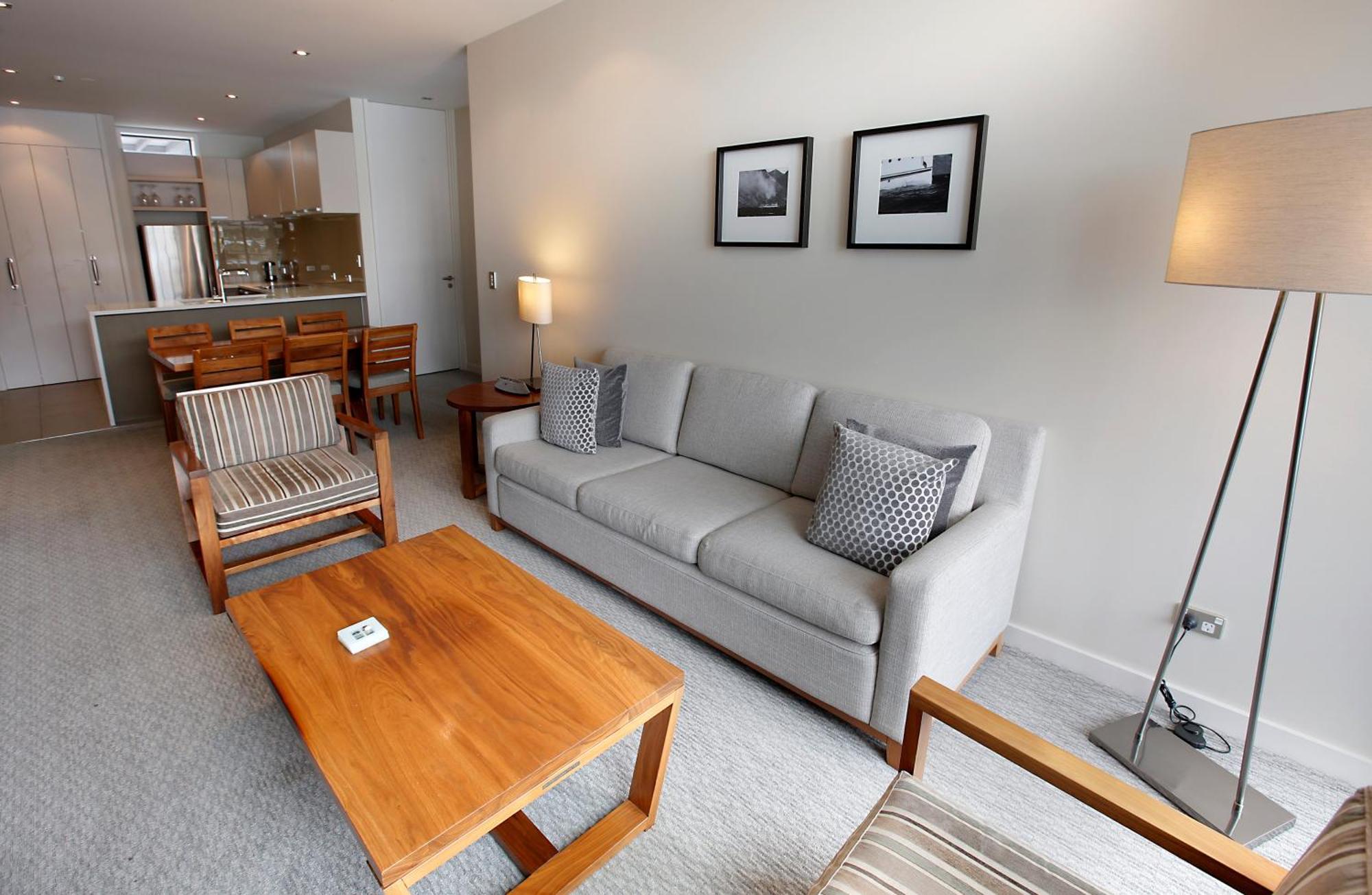 One-Bedroom Apartment Lake View