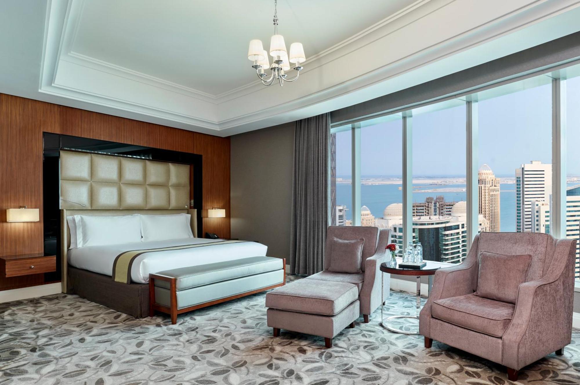 Standard King Room City View Smoking