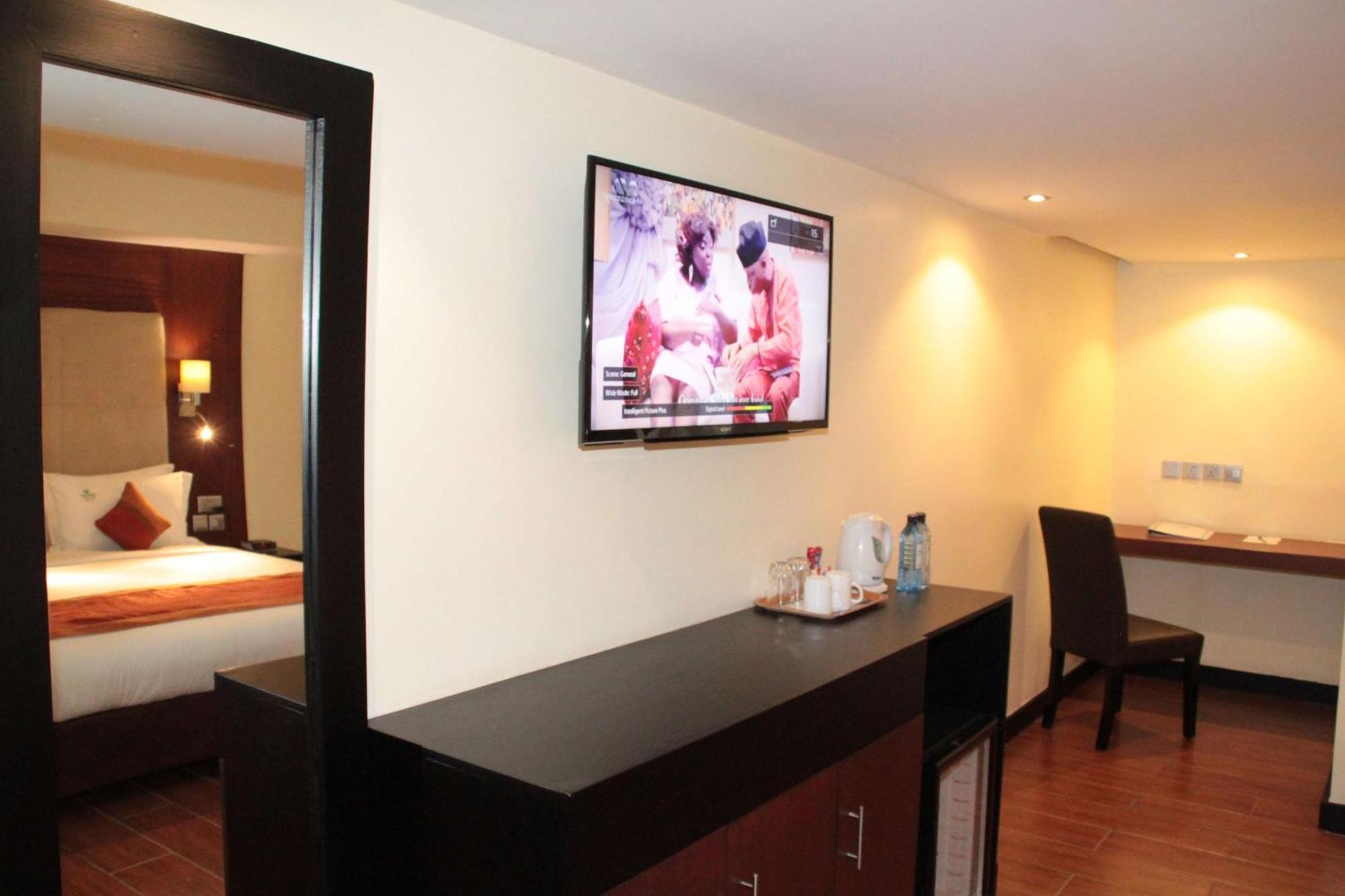 King Suite Kitchenette
