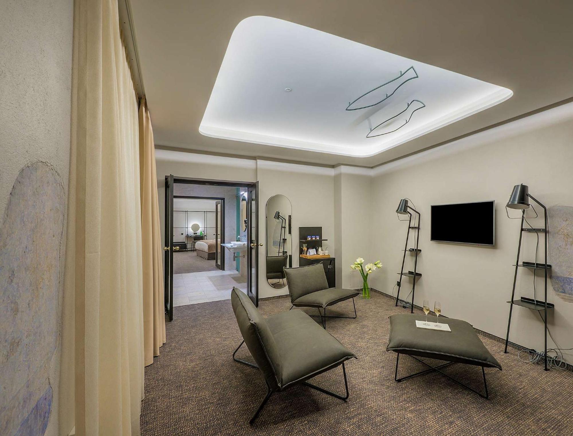 Suite Balcony,1278459490:JPEG