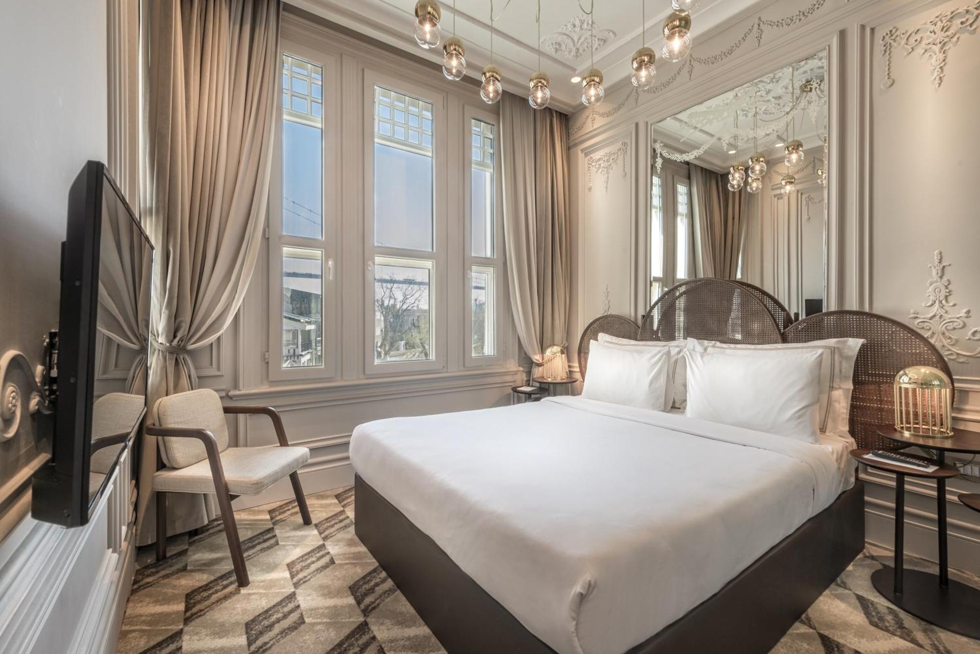 Deluxe Partial Bosphorus Suite
