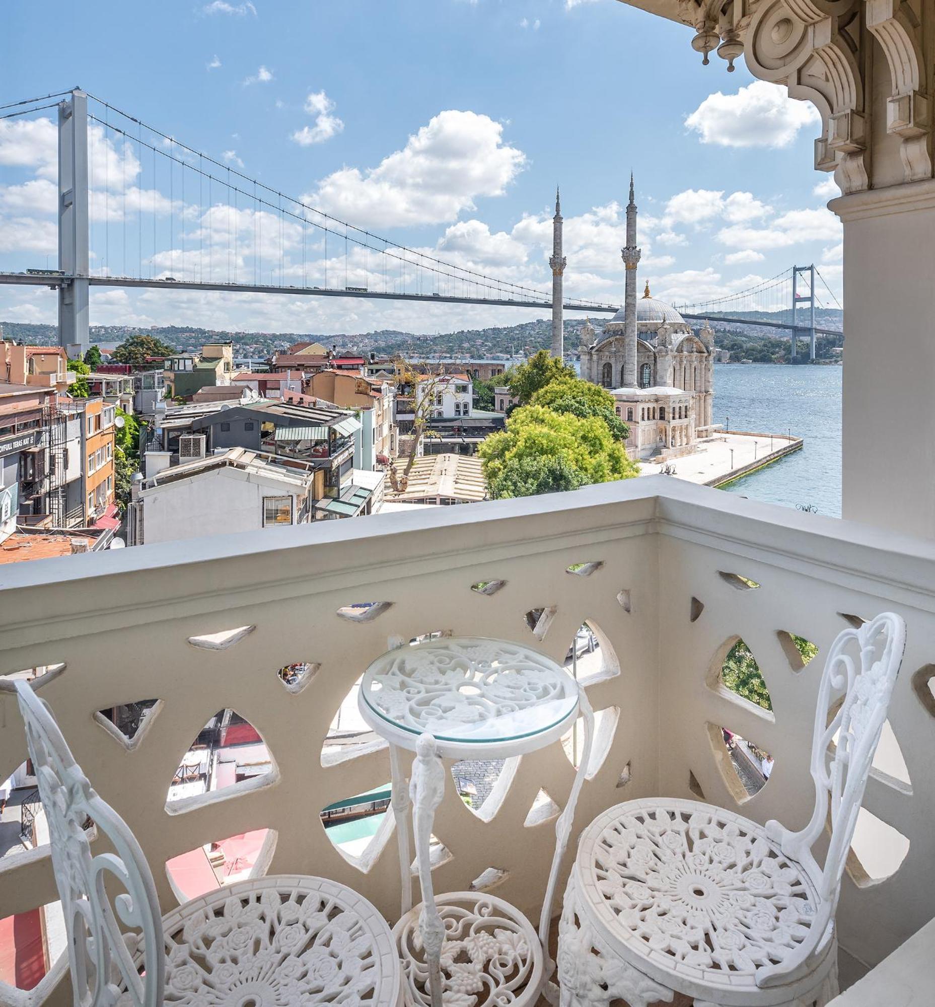 Deluxe Partial Bosphorus Suite