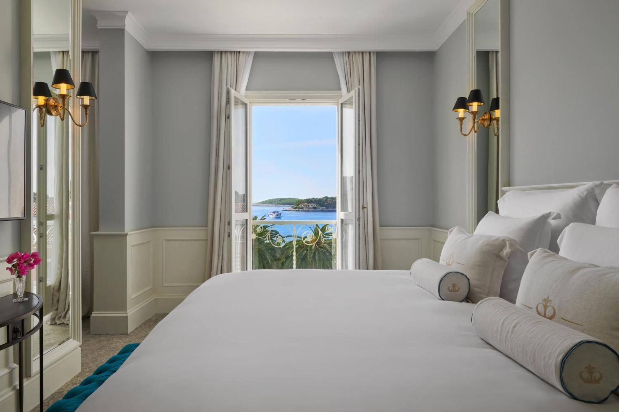 Deluxe Suite Sea View