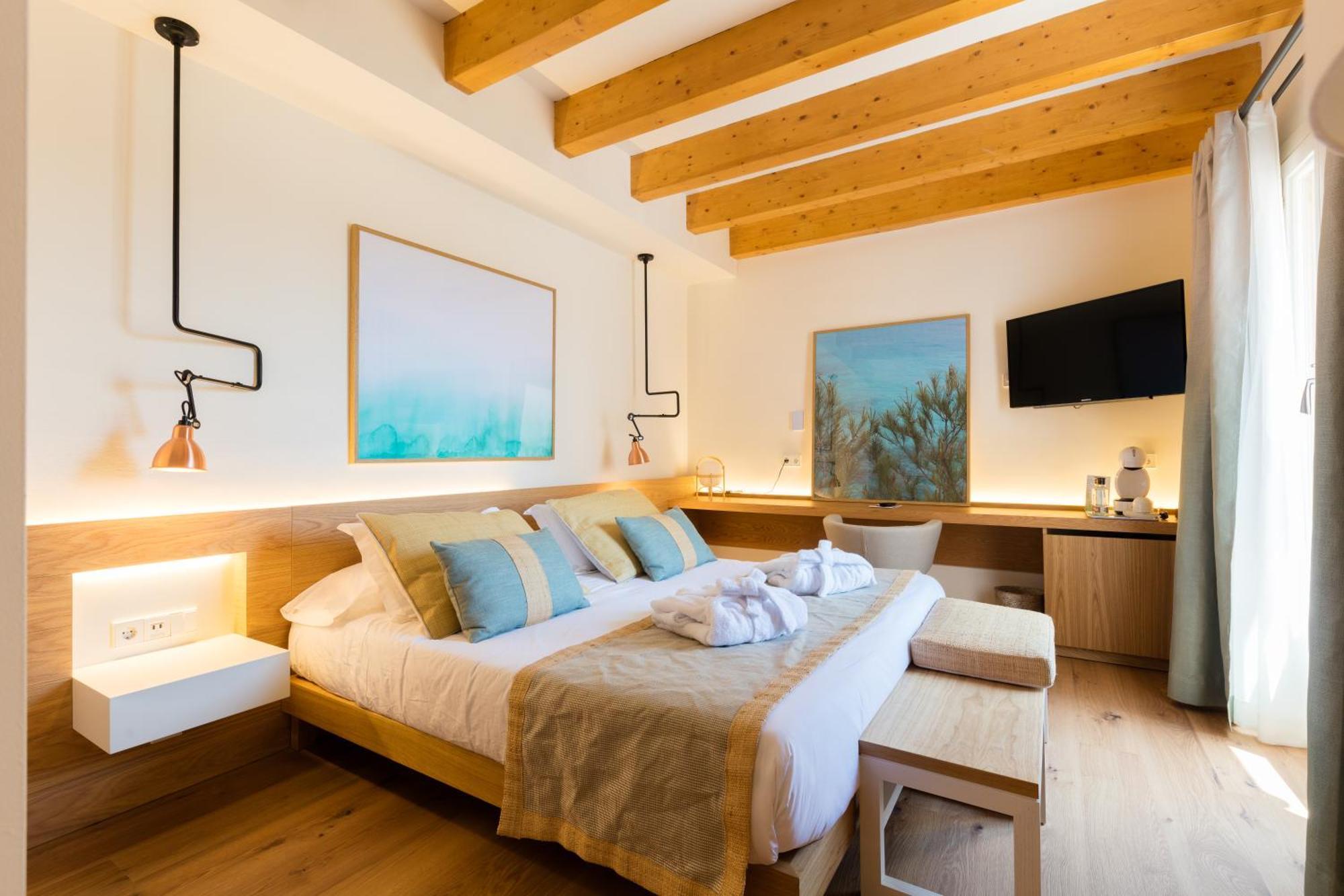 Double Room,695357100:JPEG