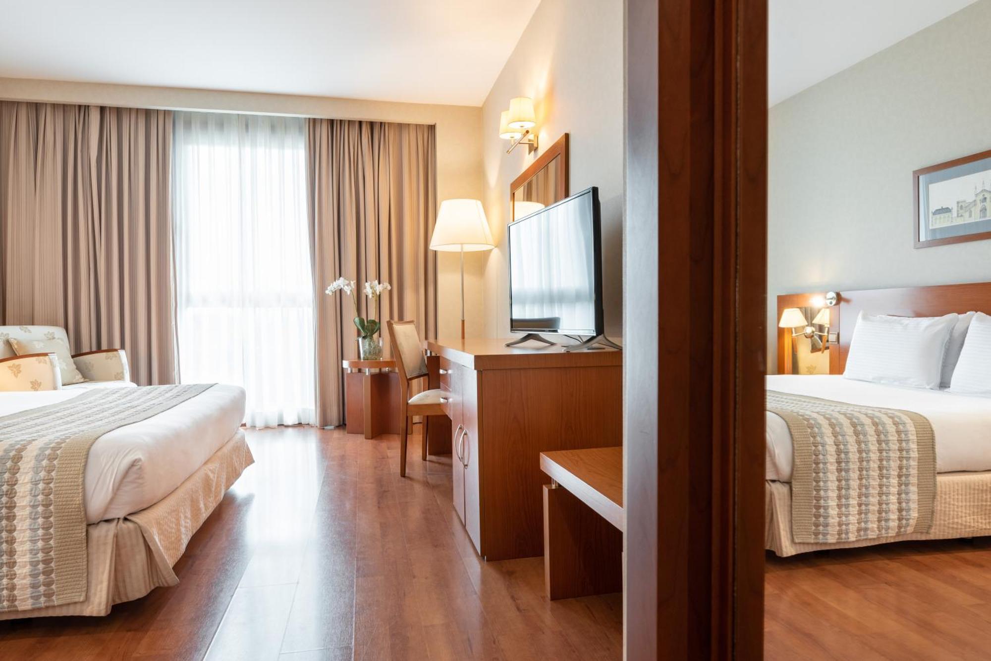 Two Connecting Double Rooms