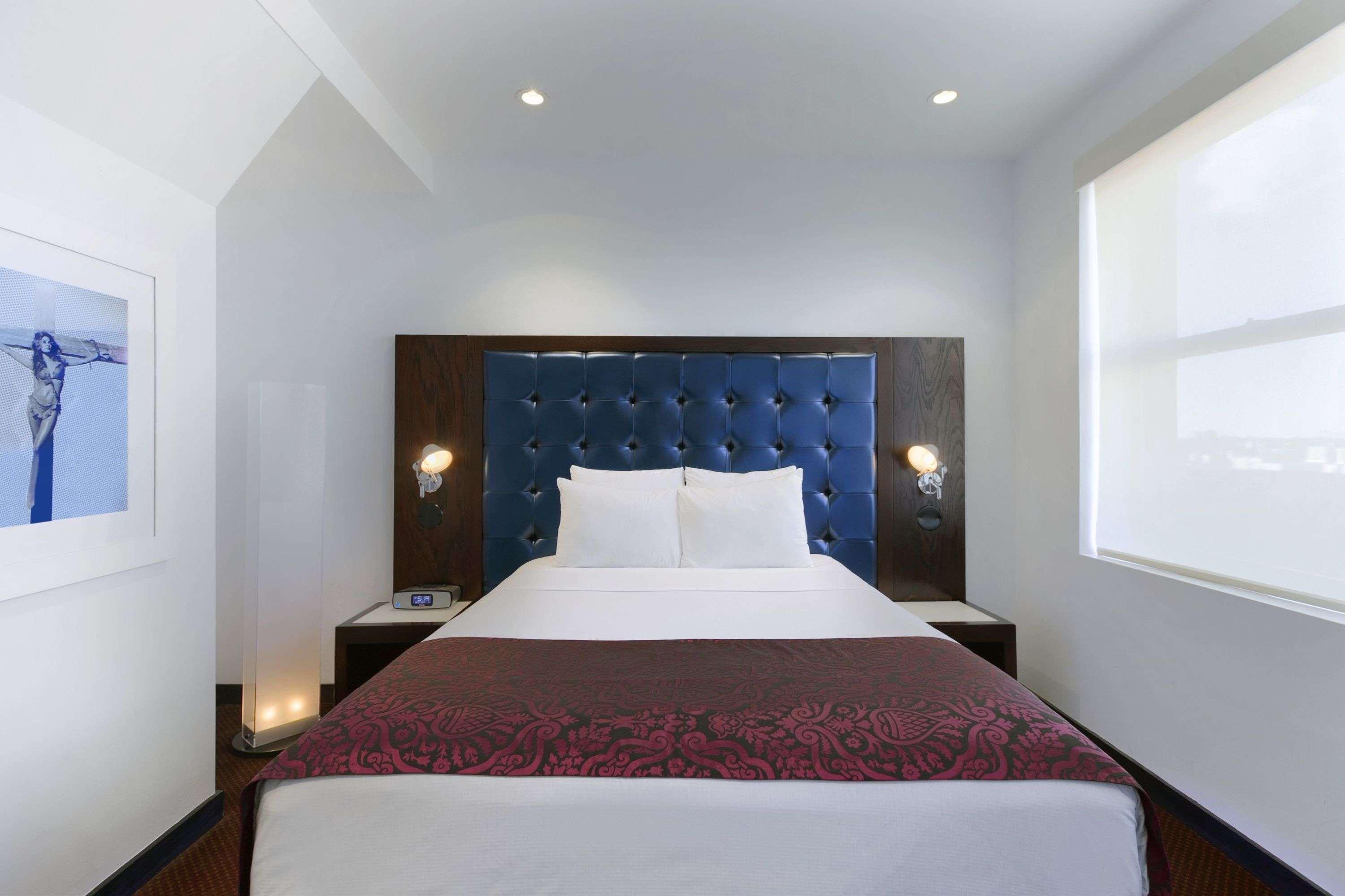 Silver, 1 Full Bed,1080733537:JPEG