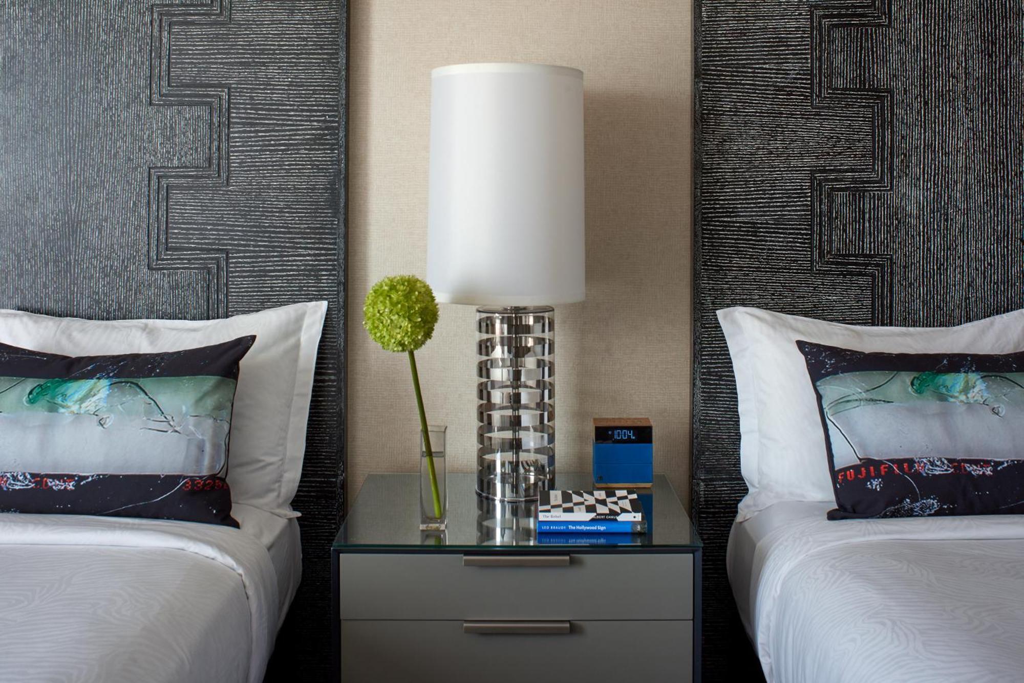 Quarto Duplo com 2 Camas de Casal