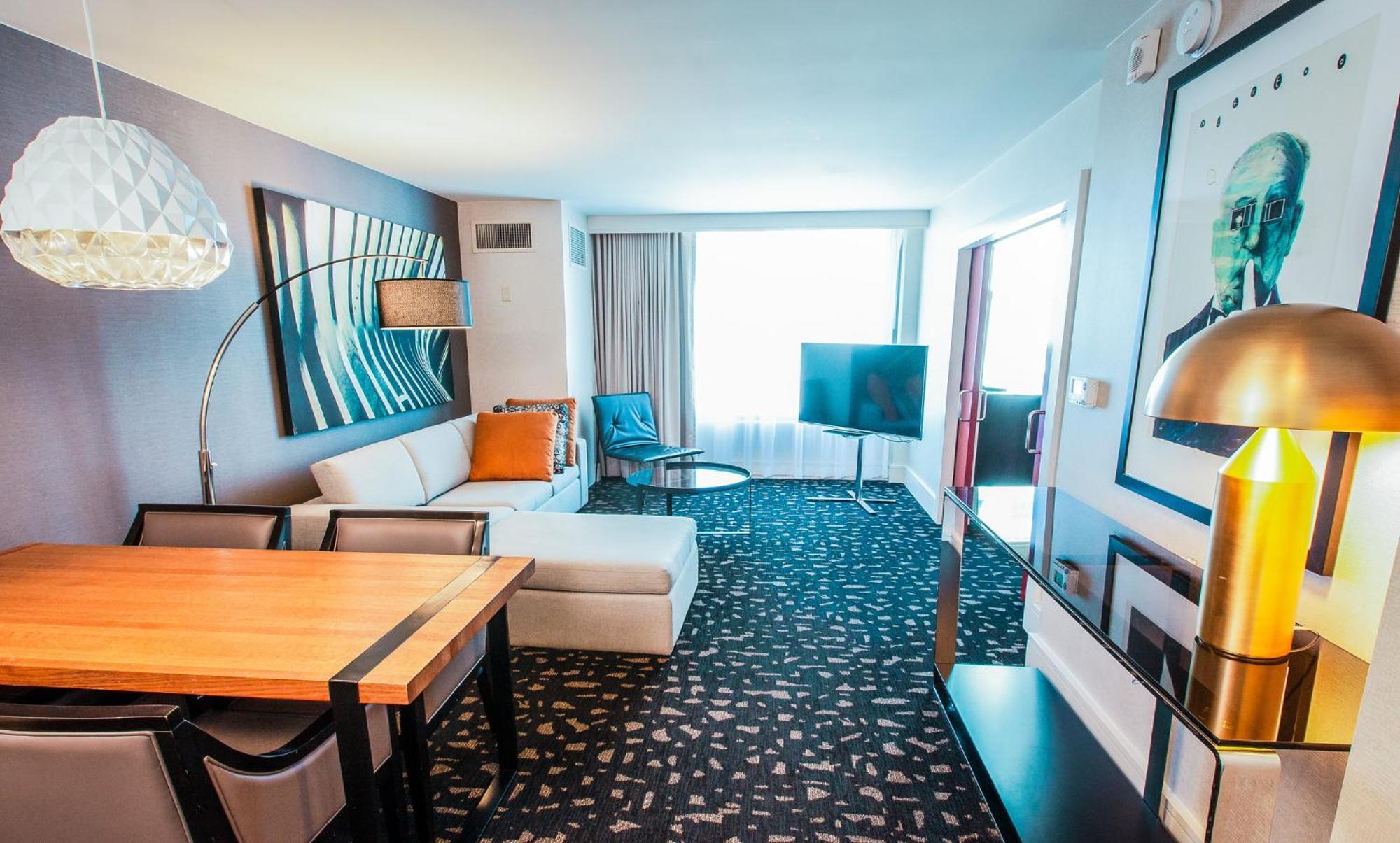 Suite King com 1 Quarto e Vista Horizonte