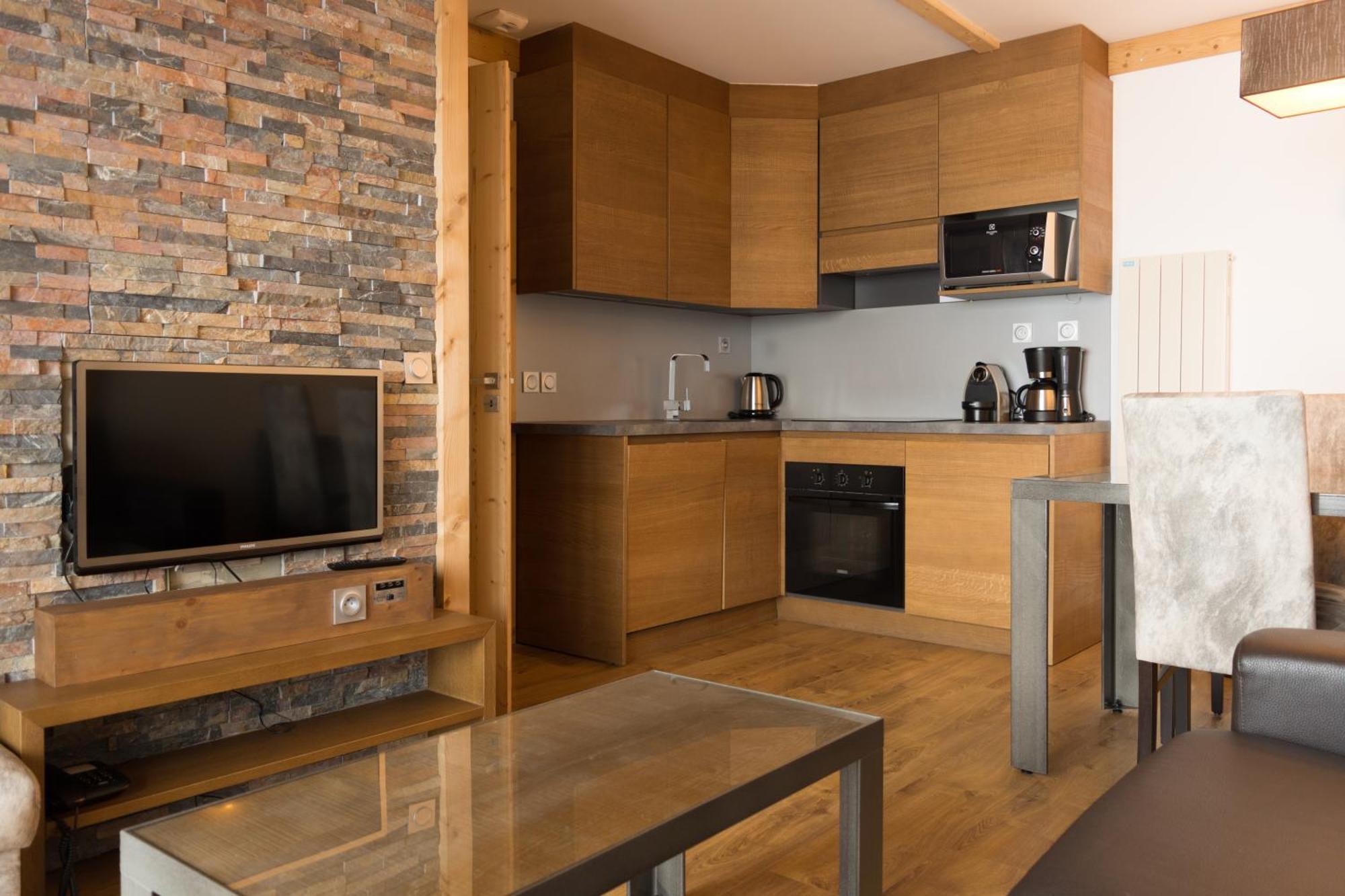 One-Bedroom Apartment Cabin