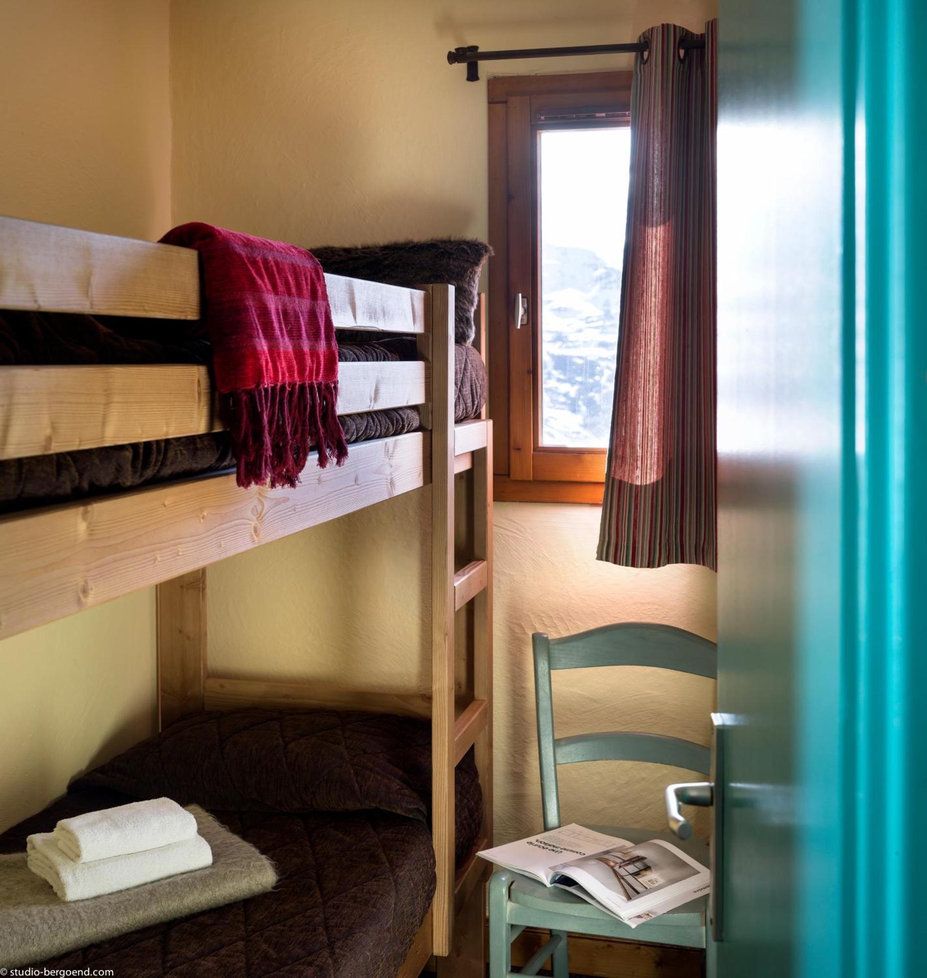 Priviledge One-Bedroom Apartment Cabin 4