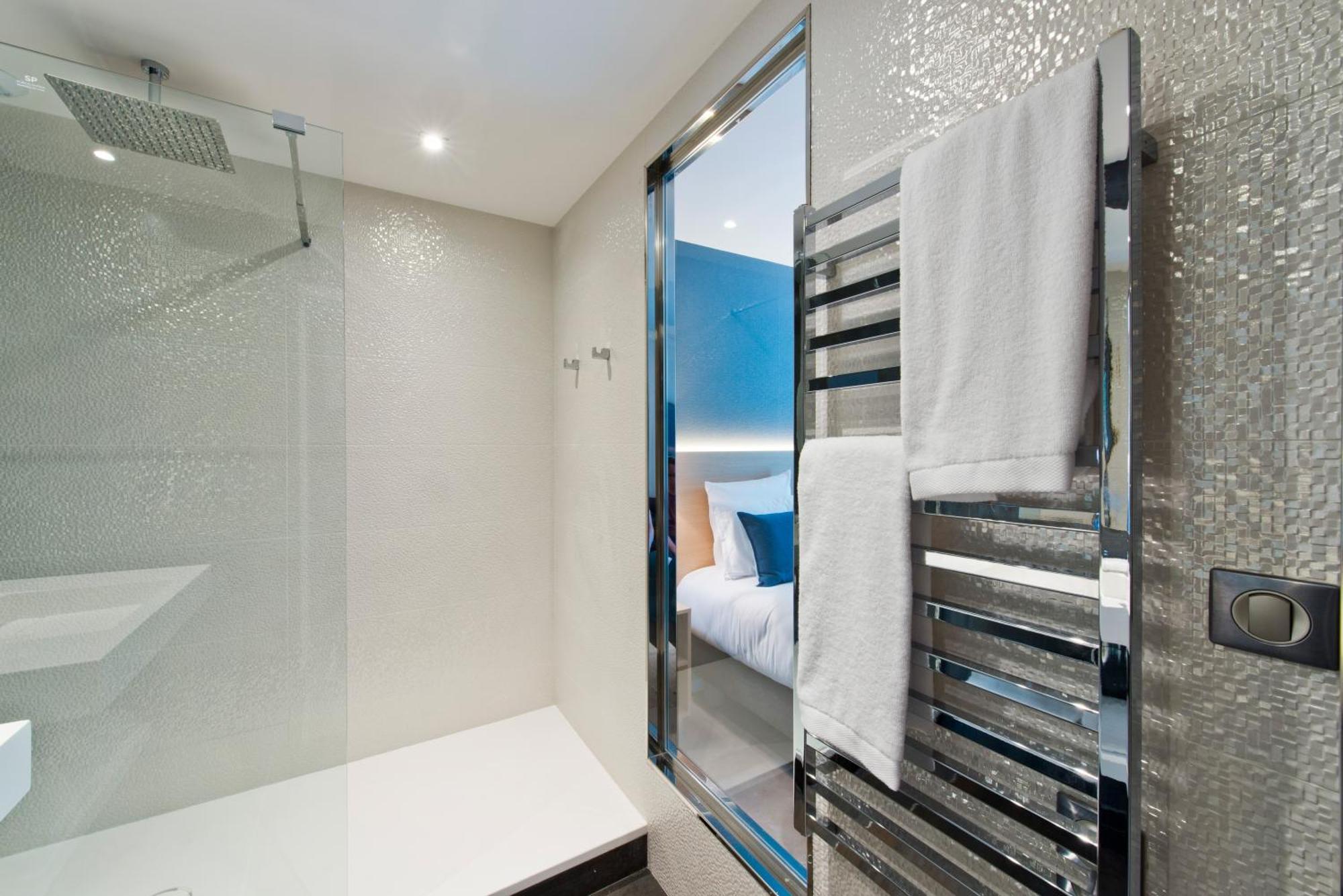 Superior Room King Bed Terrace