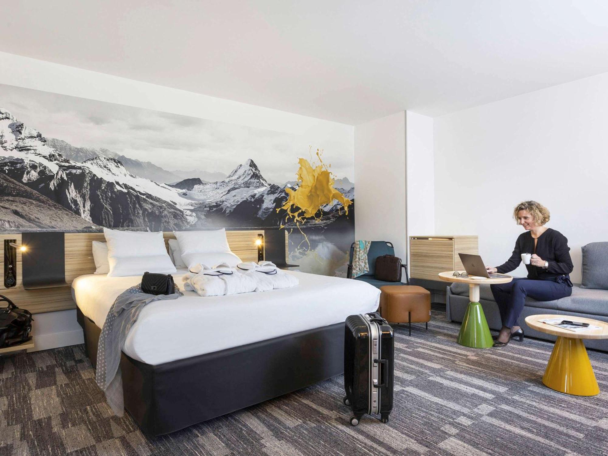 Junior Suite con 1 Letto Matrimoniale e Divano