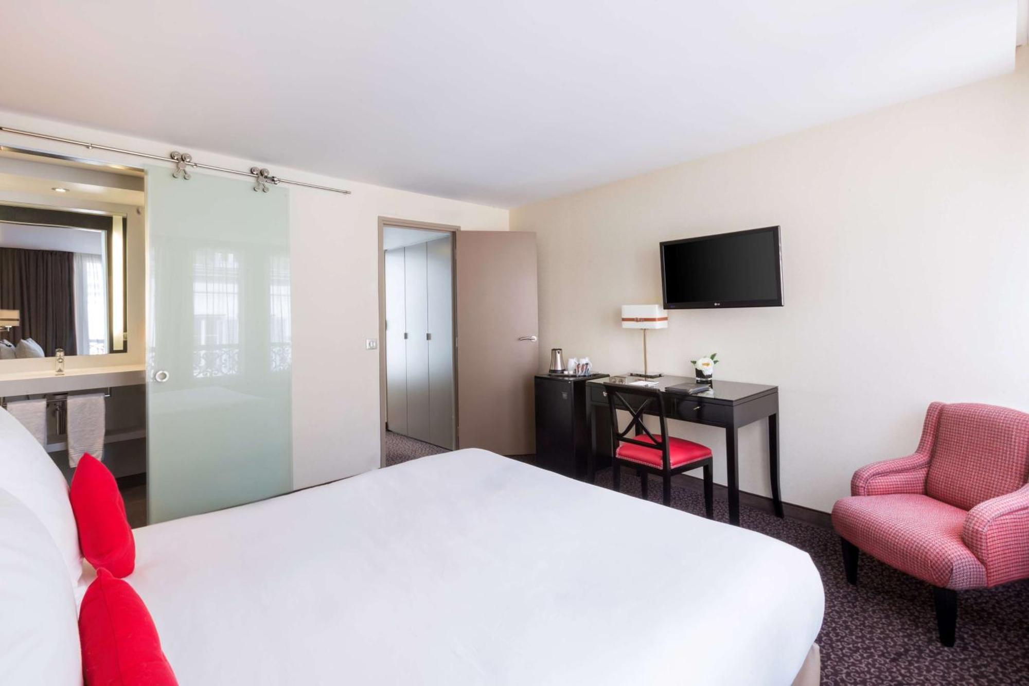 Comfort Queen Room