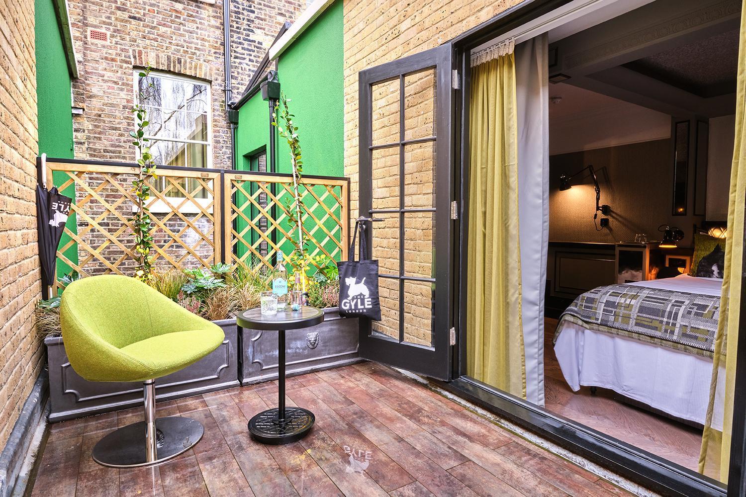 Feature Double Balcony
