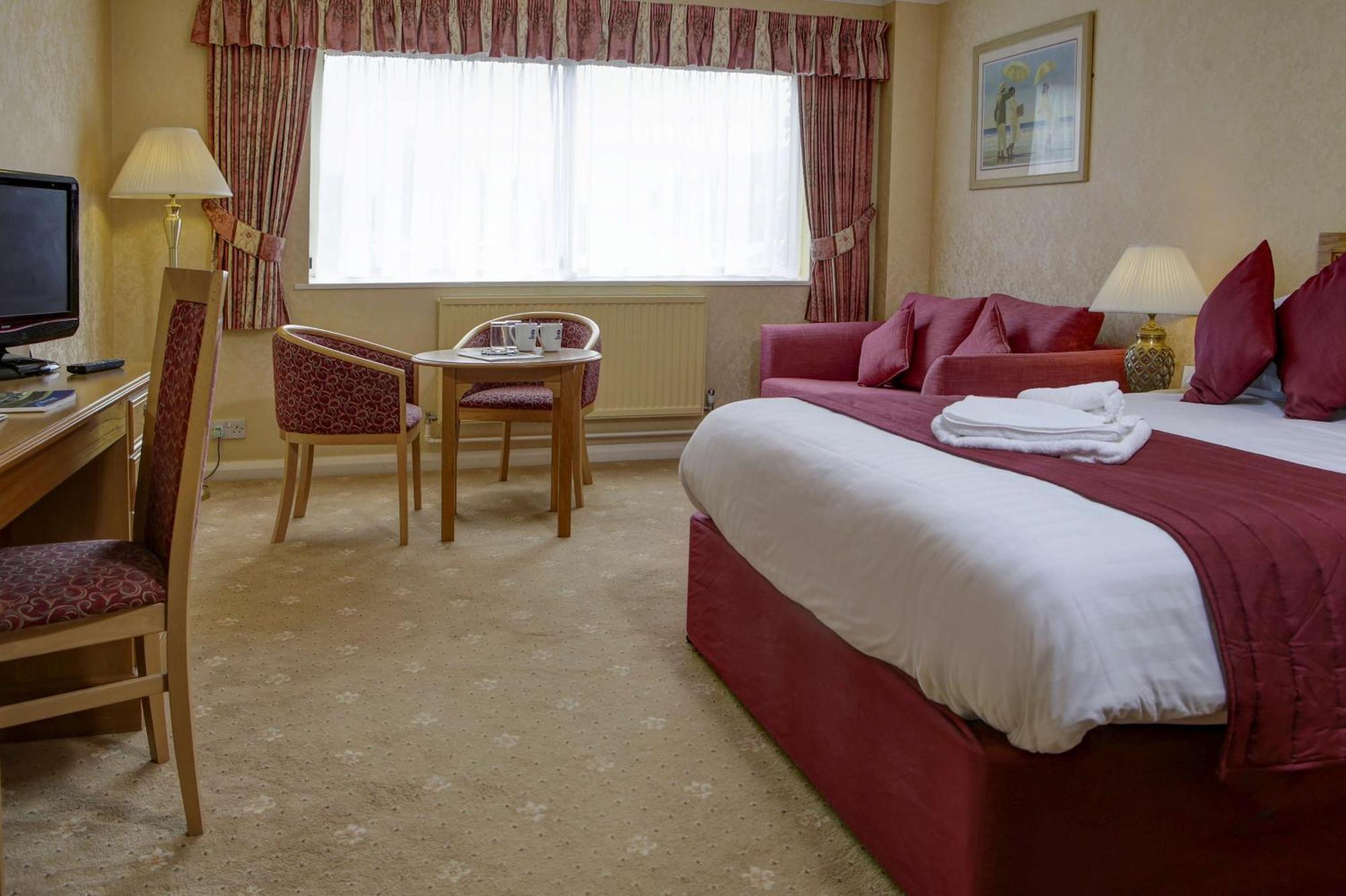 Superior Queen Room Queen Bed Non-Smoking