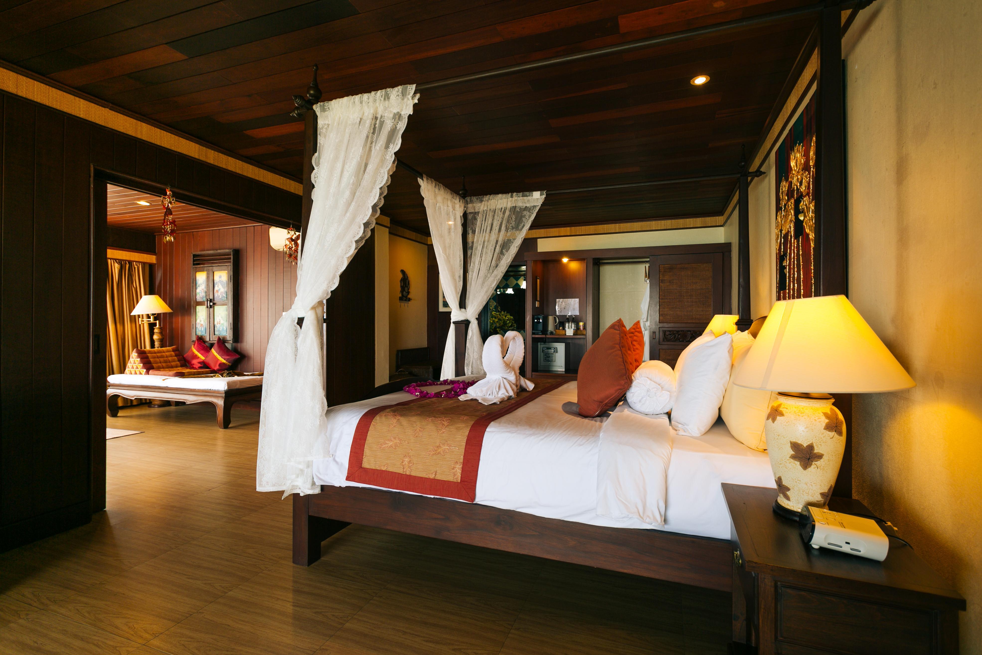 Honeymoon Suite