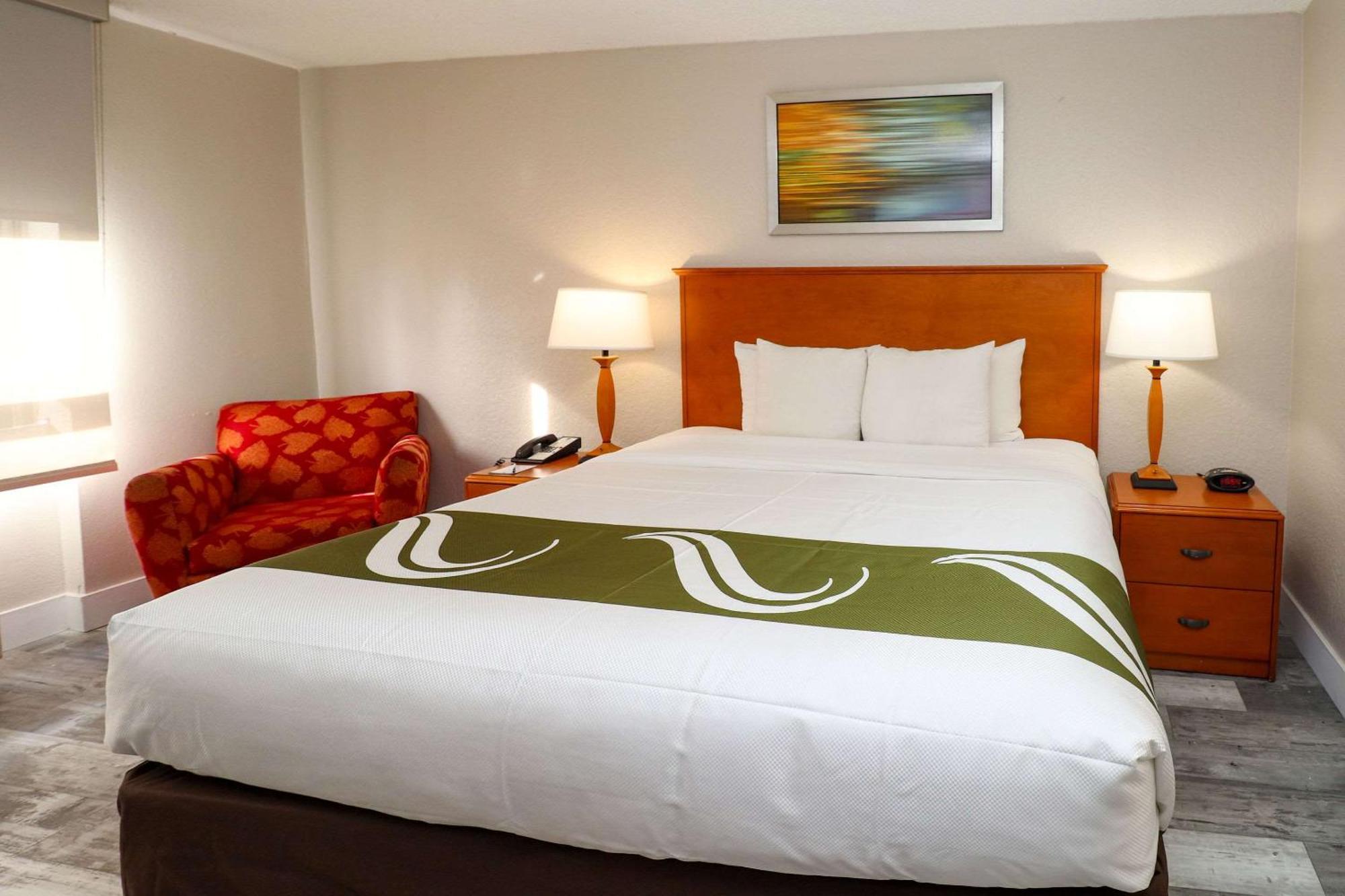 King Room - Accessible/Non-Smoking,1279530643:JPEG