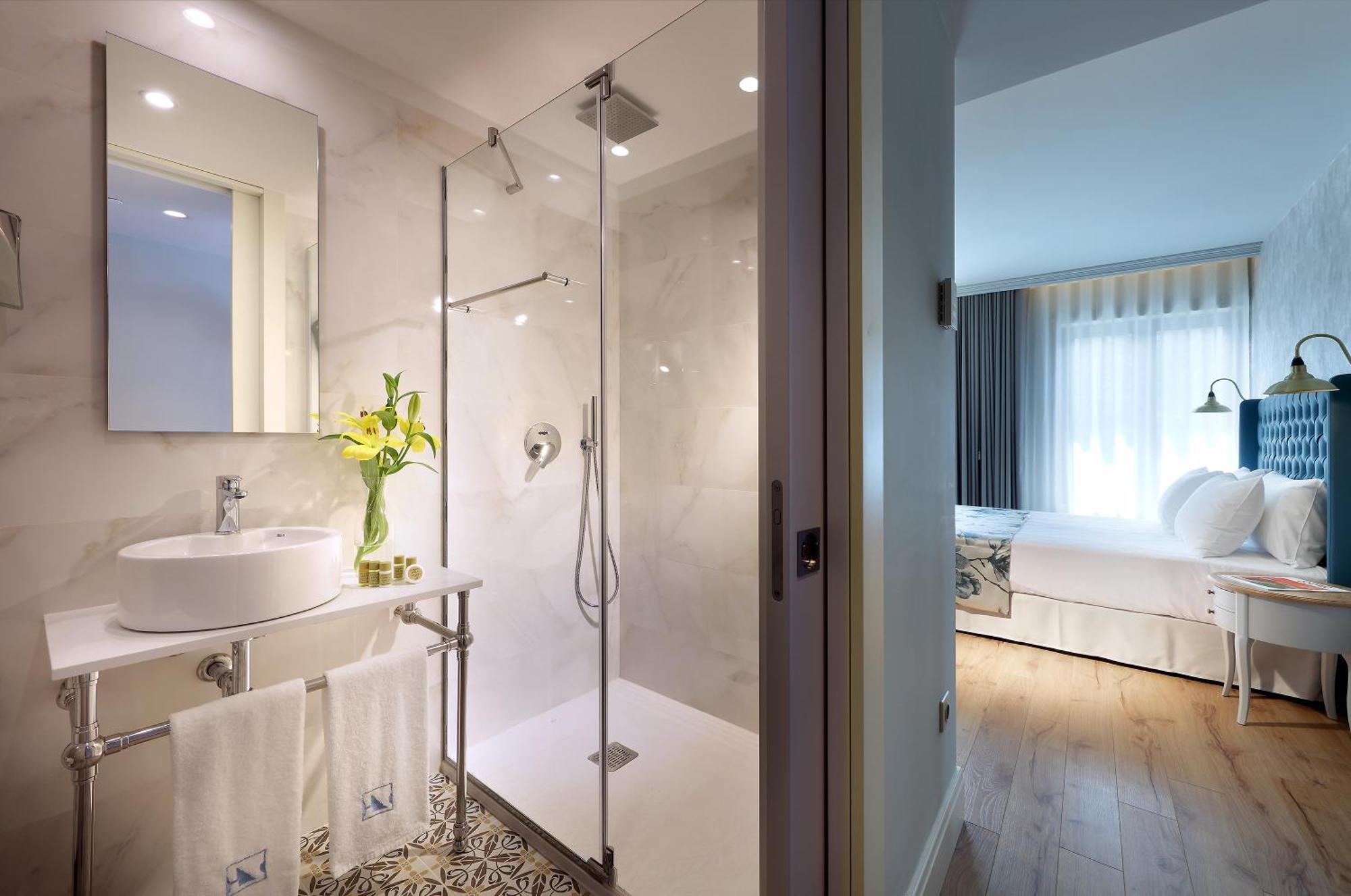 Double or Twin Room River View