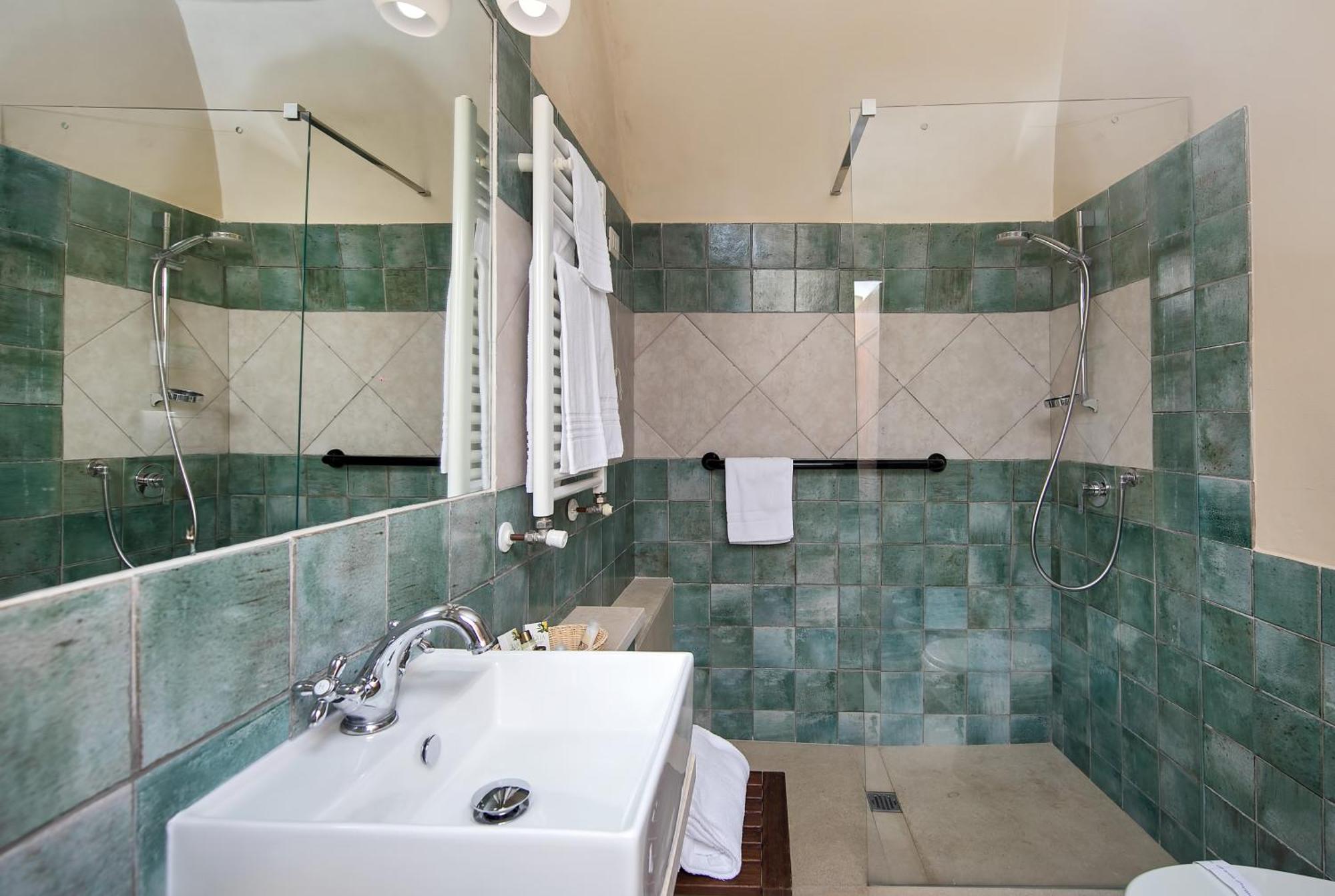 Quarto Standard com Cama de Casal ou 2 de Solteiro e Vista da Cidade