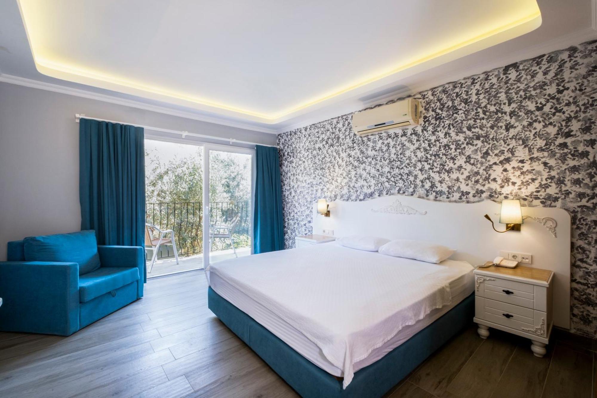 Large Double Room,1279923580:JPEG