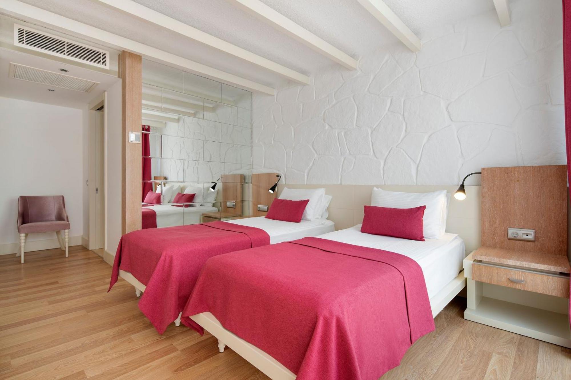Standard Double or Twin Room Land View