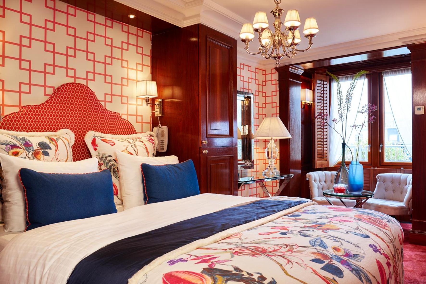 Double or Twin Room Bathroom