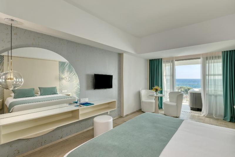 Junior Suite Sea View Private Outdoor Hot Tub,1280098825:JPEG