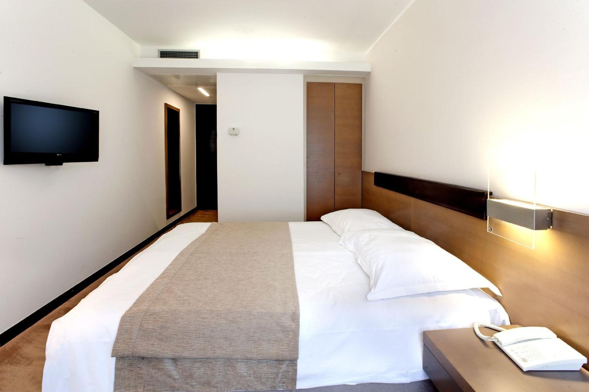 Economy Single Room
