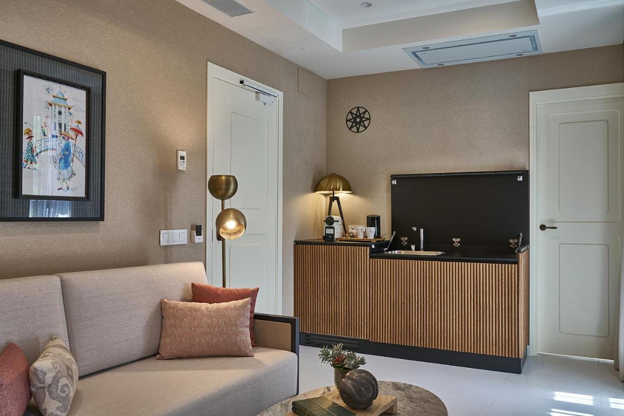 Junior Suite street floor