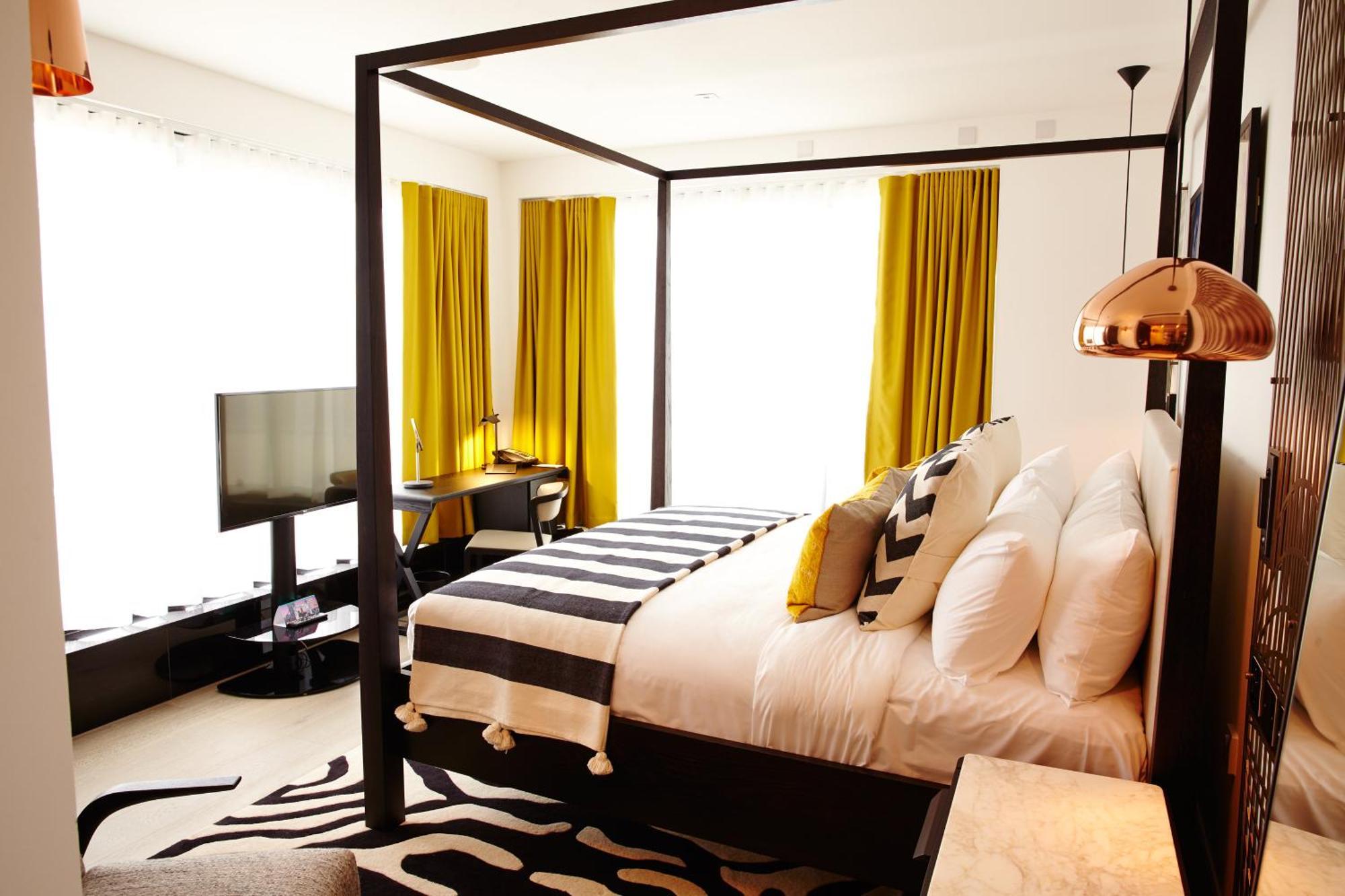 Standard King Room City View