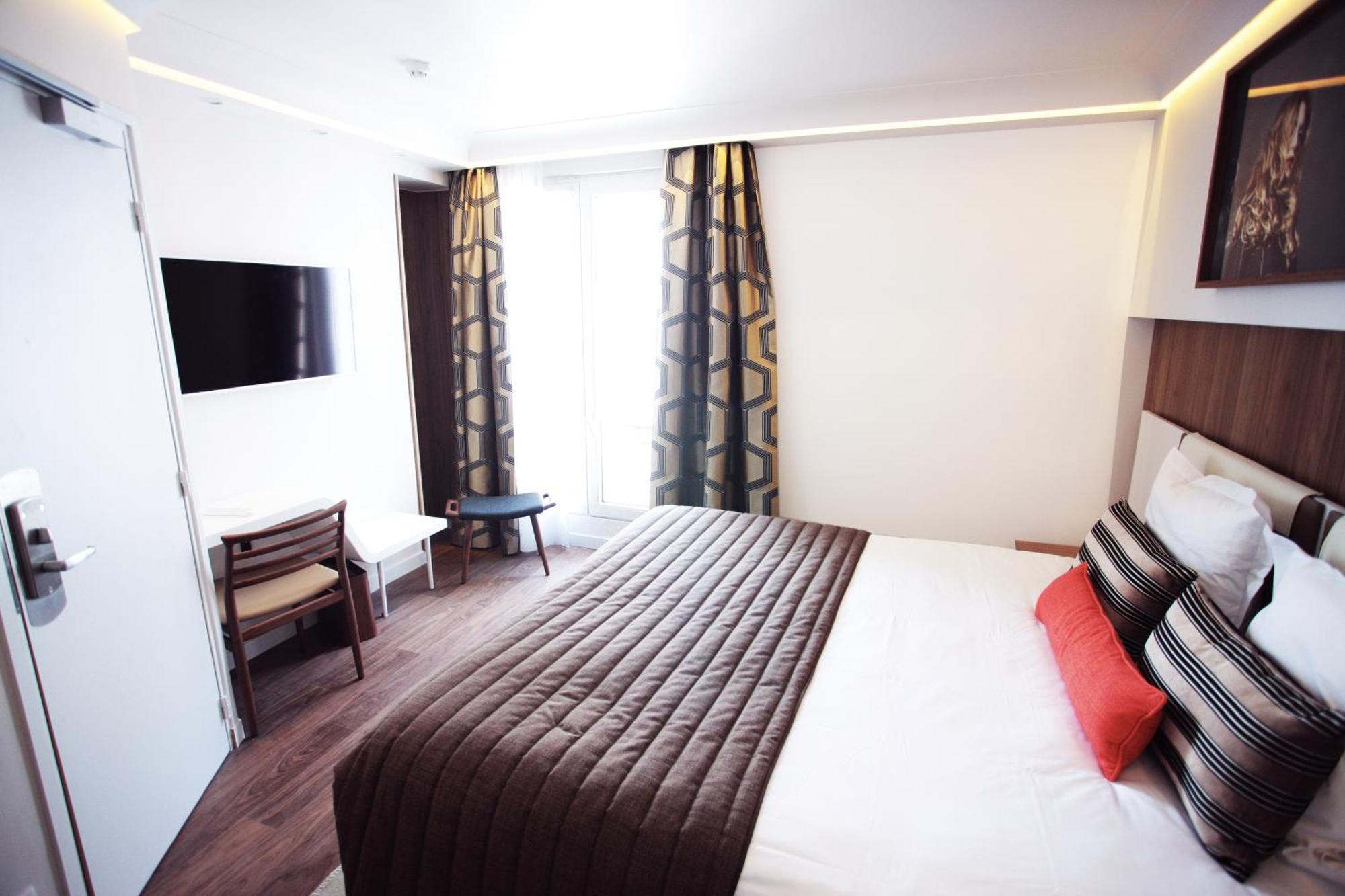 Elegance Room