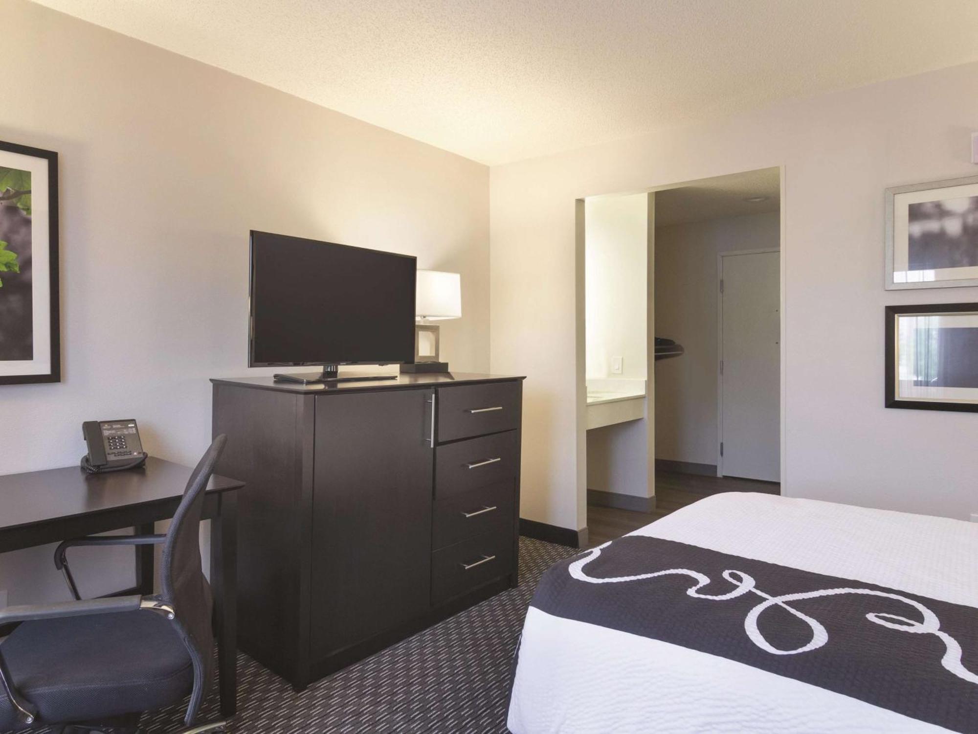 Chambre Double - Accessible aux Personnes à Mobilité Réduite