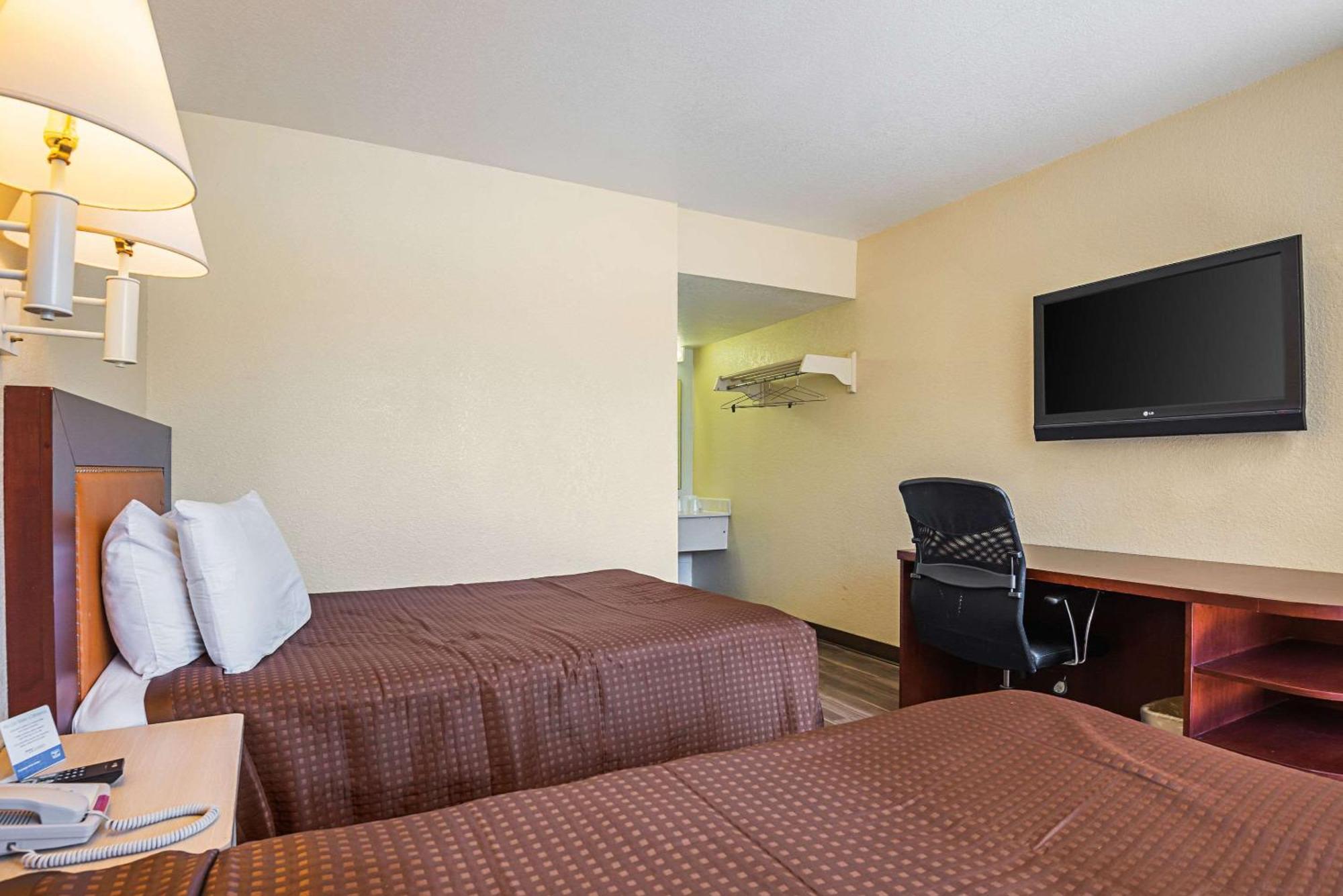 Double Room with Two Double Beds - Non-Smoking,1282285690:JPEG