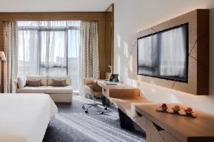 Guest Room – King Bed