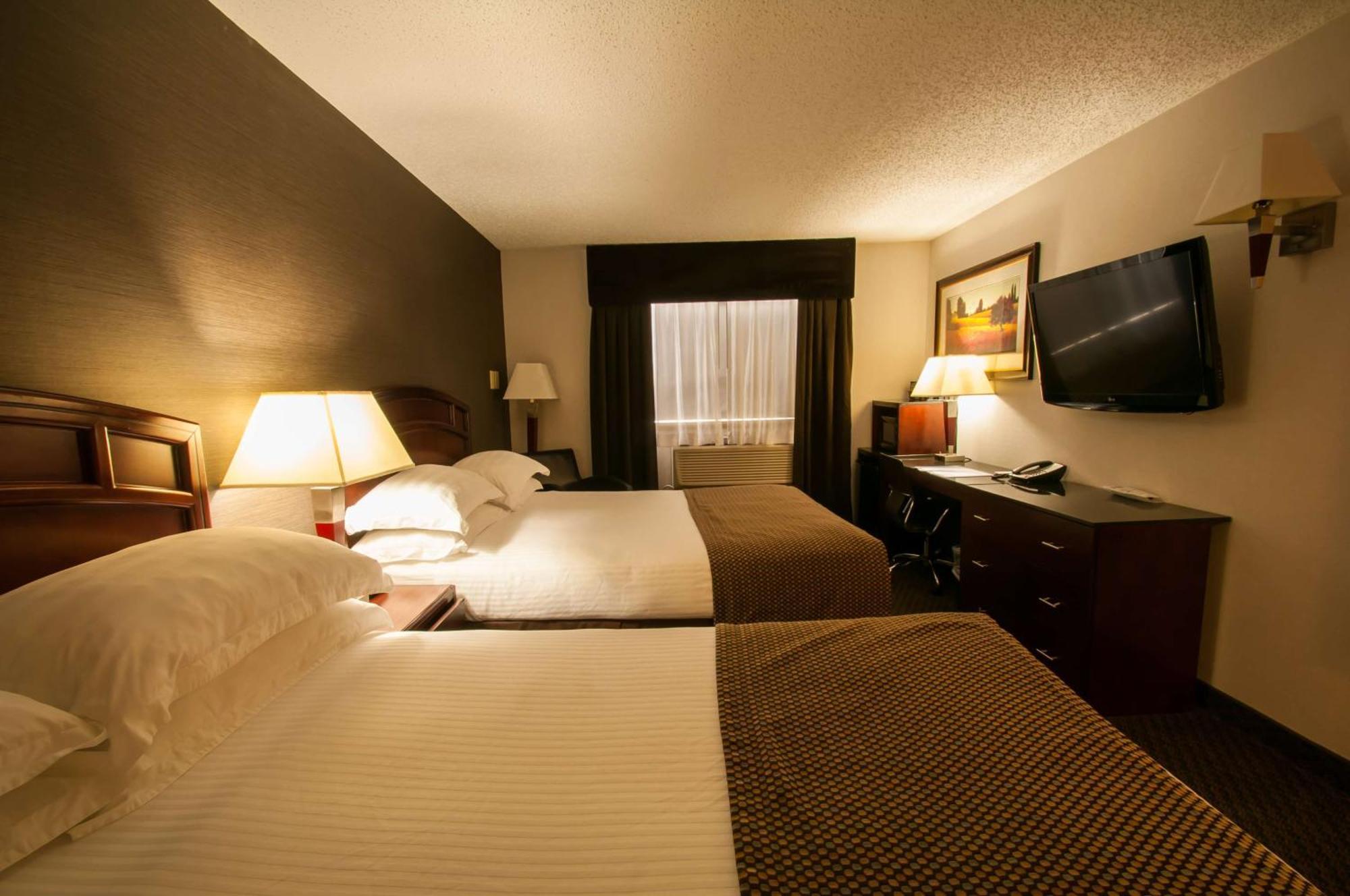 Queen Room Two Queen Beds Walk Shower