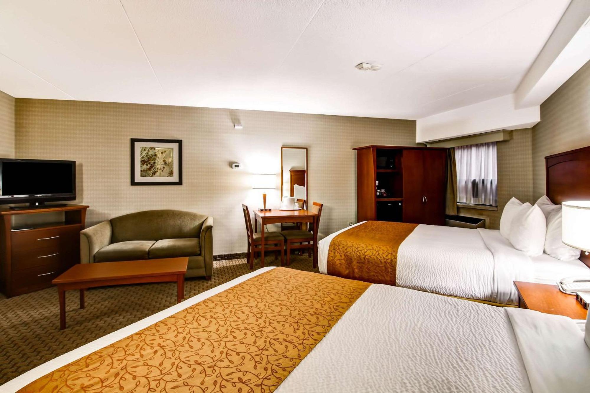 Chambre avec 2 Lits Queen-Size et Canapé-Lit - Non-Fumeurs