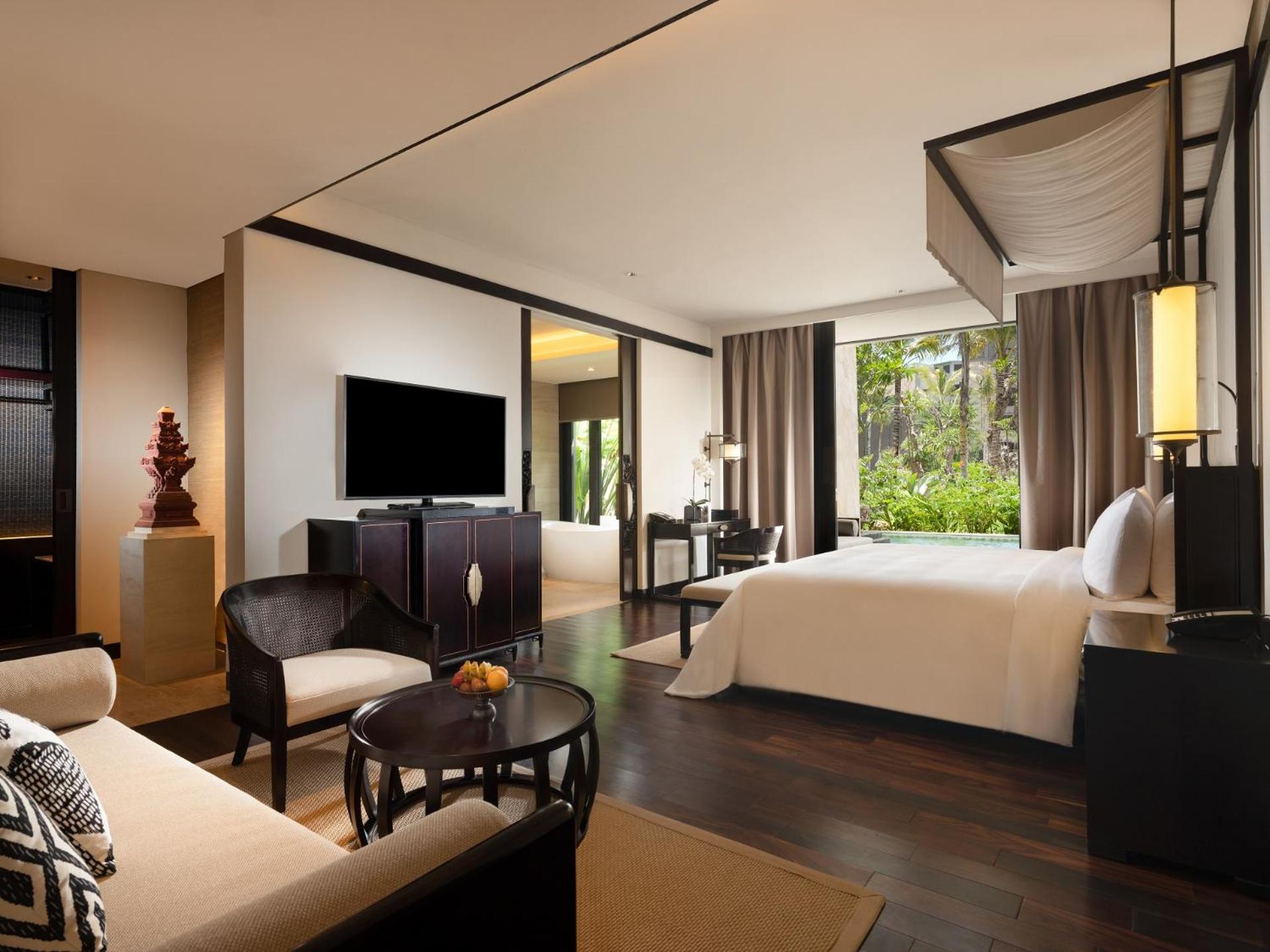 Grand Deluxe Lagoon Room King