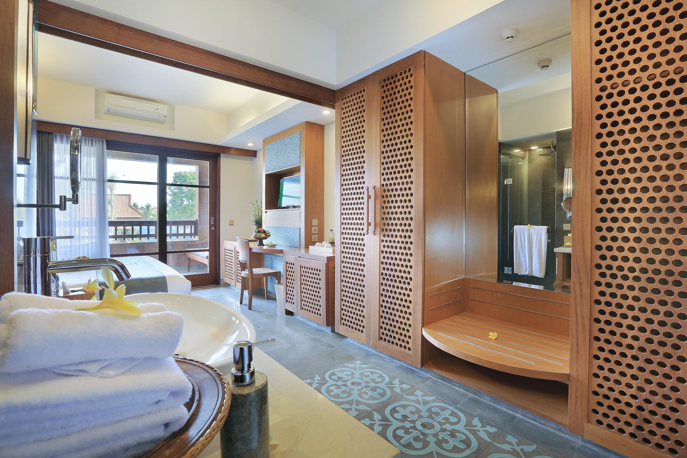 Deluxe Double or Twin Room Pool View