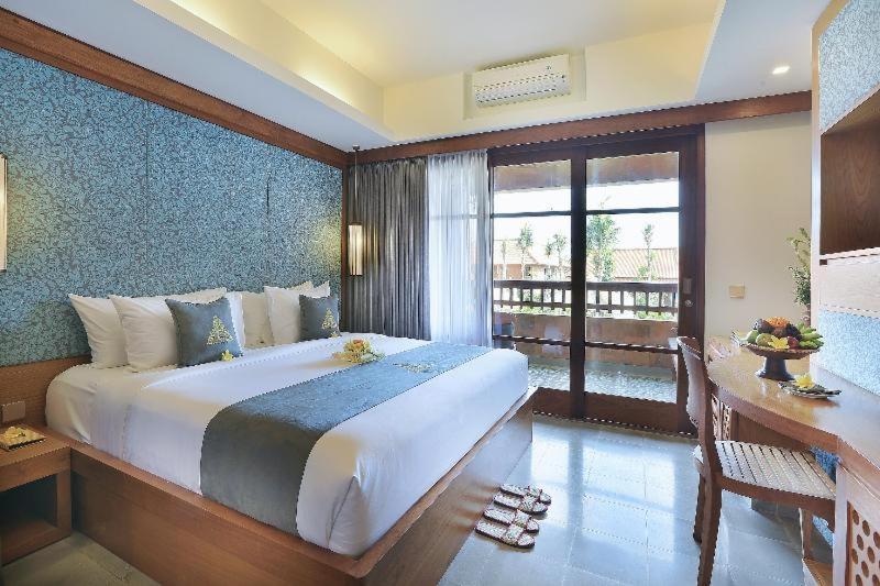 Deluxe Double or Twin Room Pool View