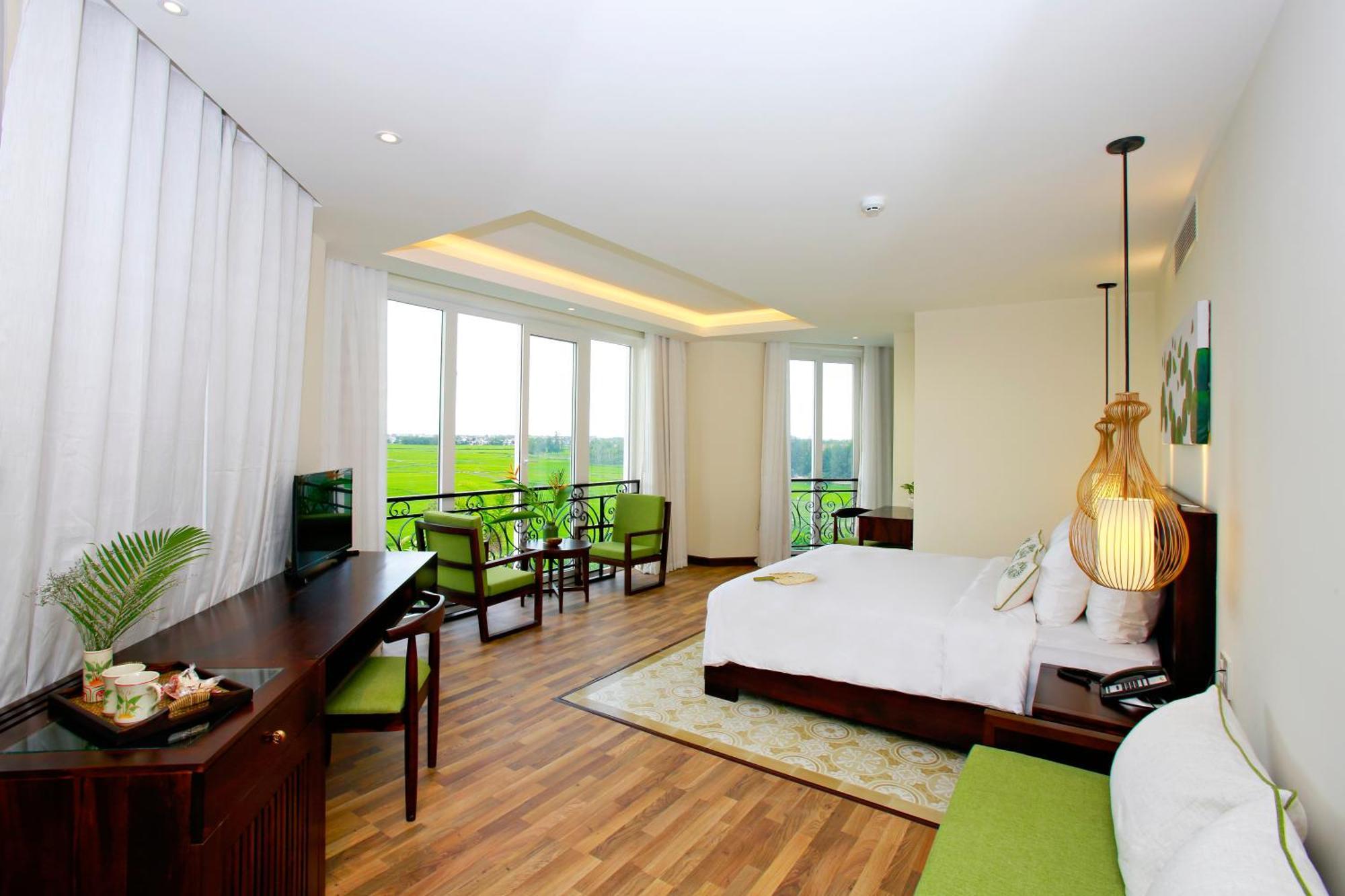 Deluxe Grand View