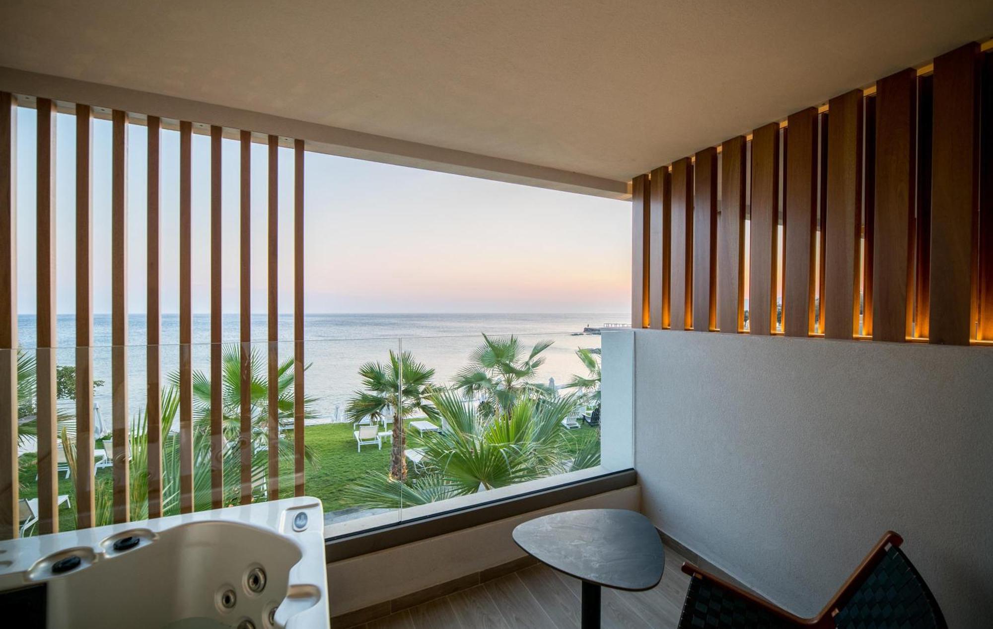 Dazzling Blue Sea View Outdoor Hot Tub