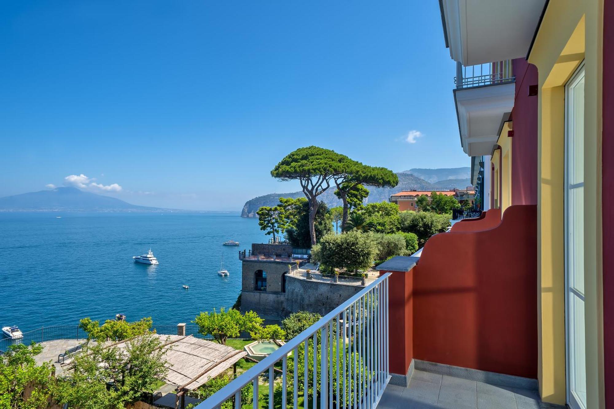 Deluxe Double or Twin Room Sea View