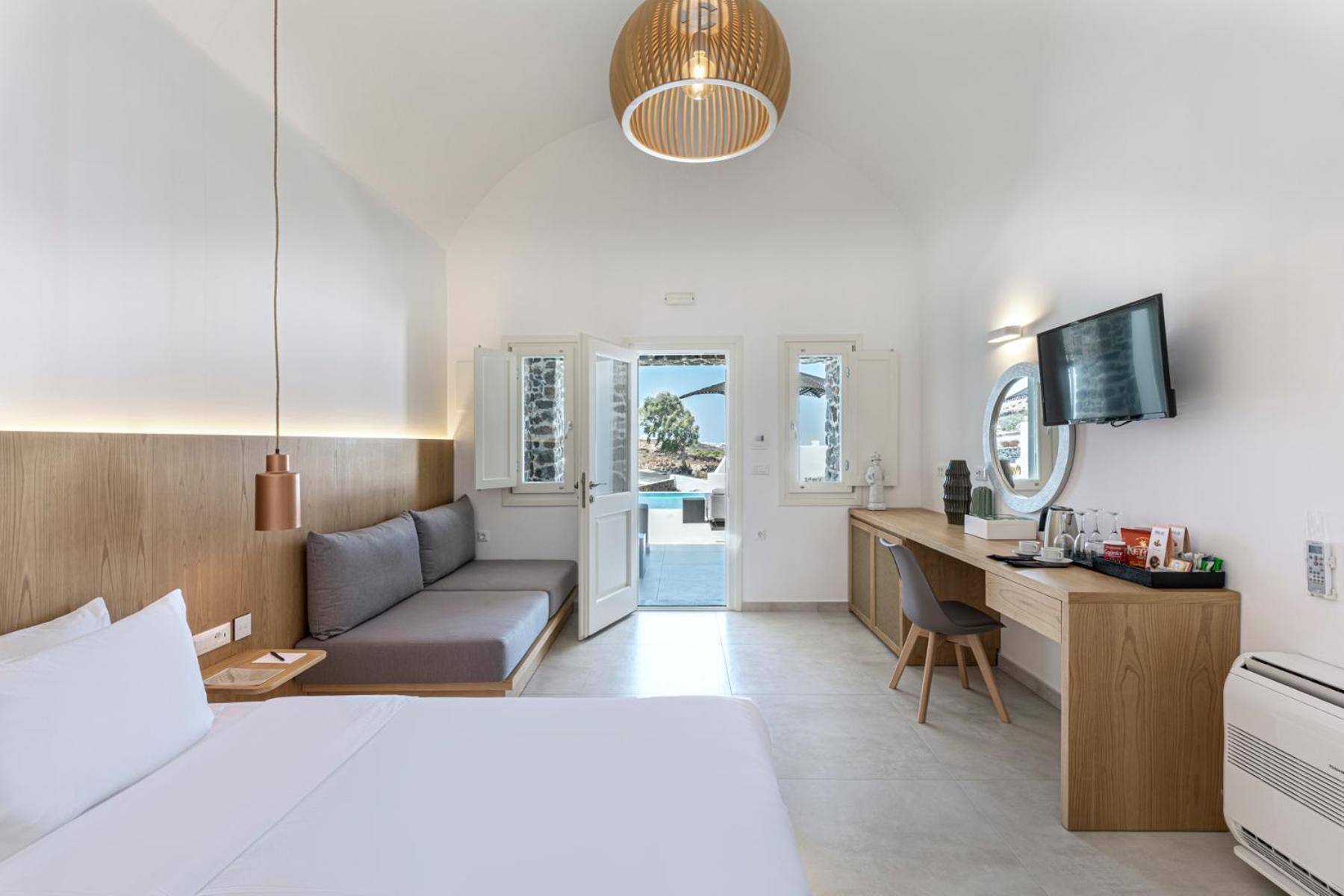 Aqua Pool Suite