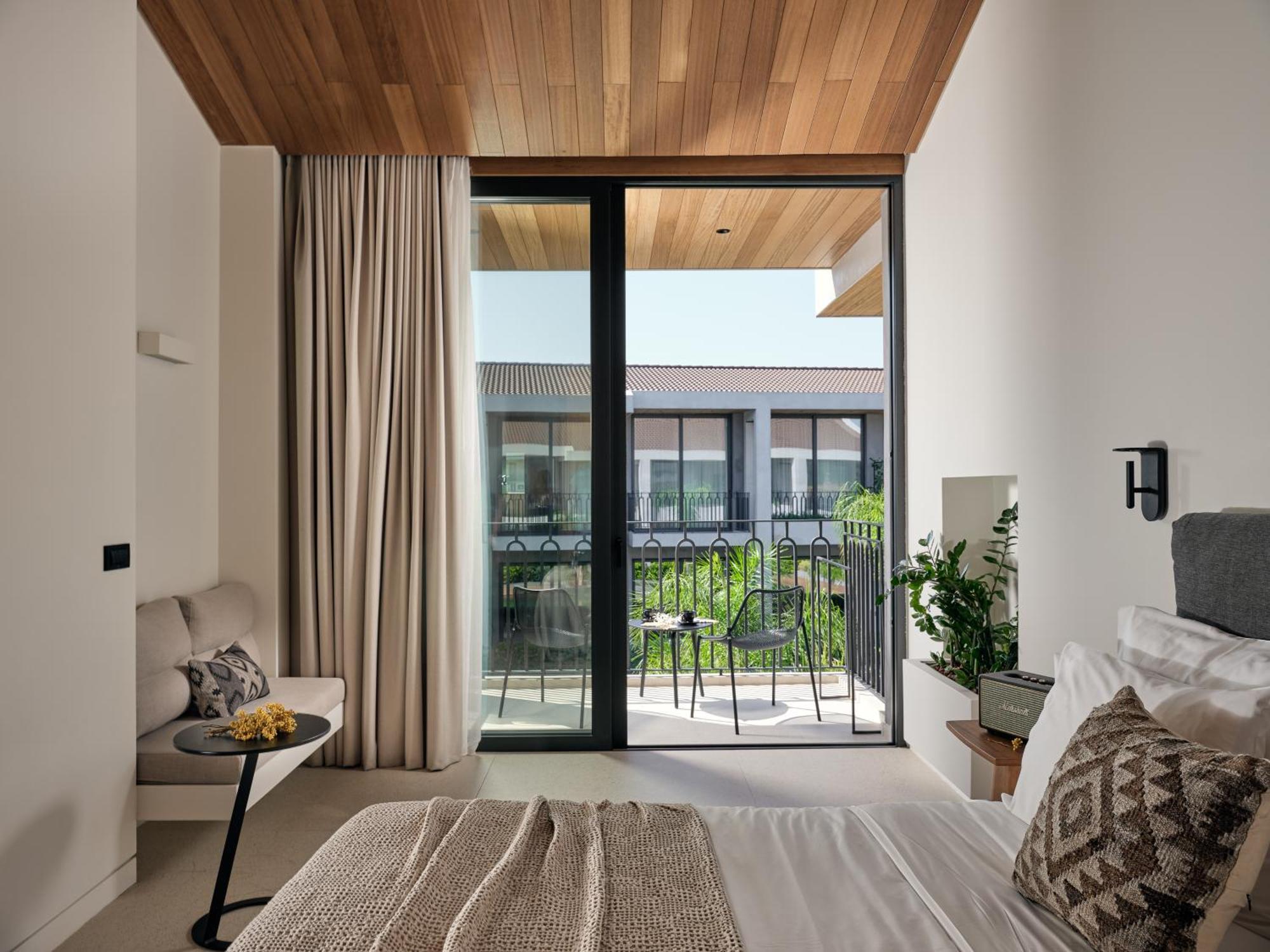 Upper Floor Suite