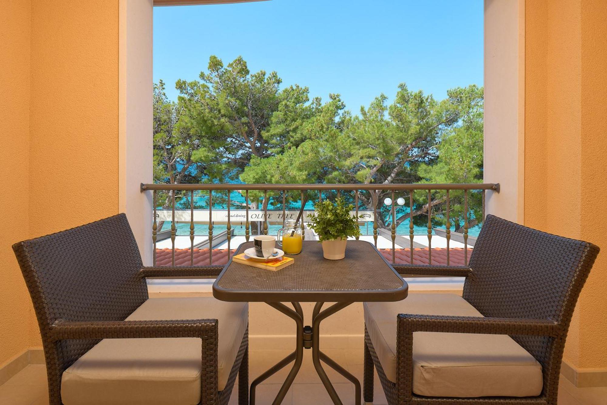 Doppelzimmer mit Balkon und Meerblick