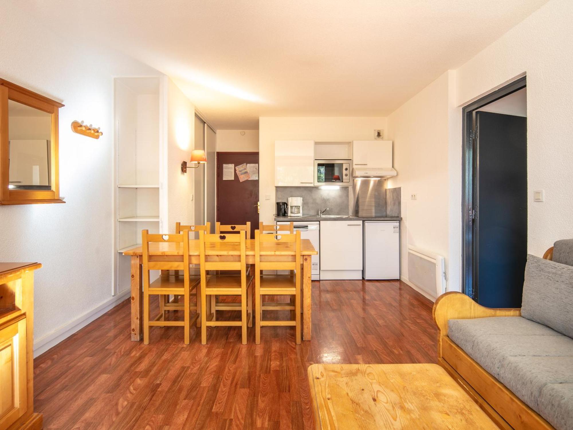 1 Bedroom Apartment sleeping area