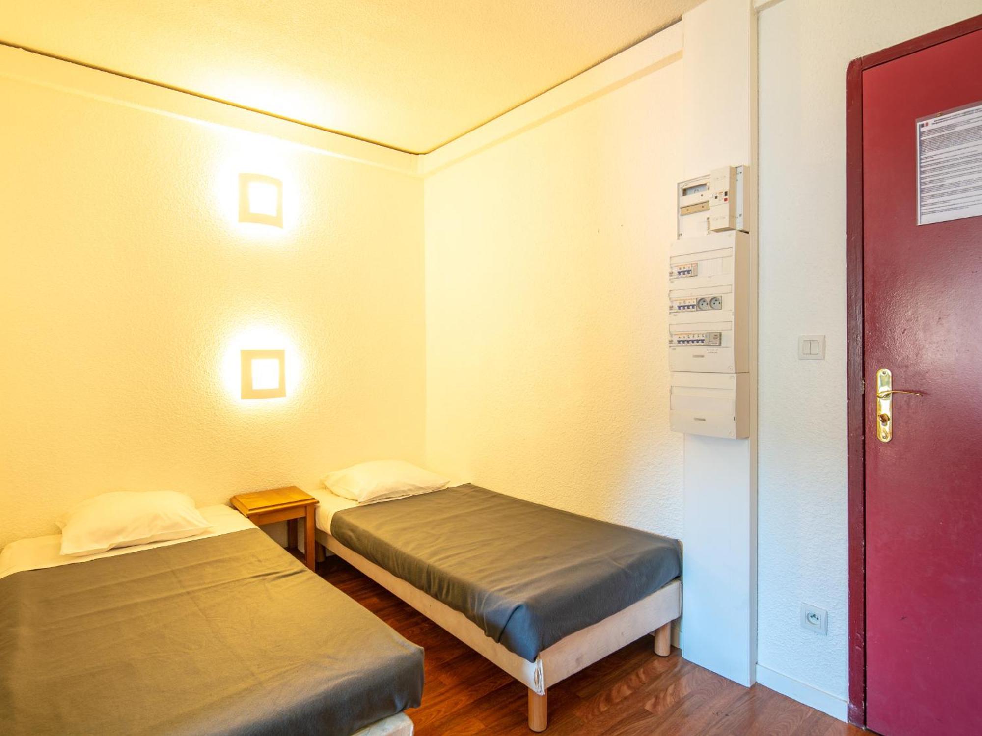 1 Bedroom Apartment sleeping area