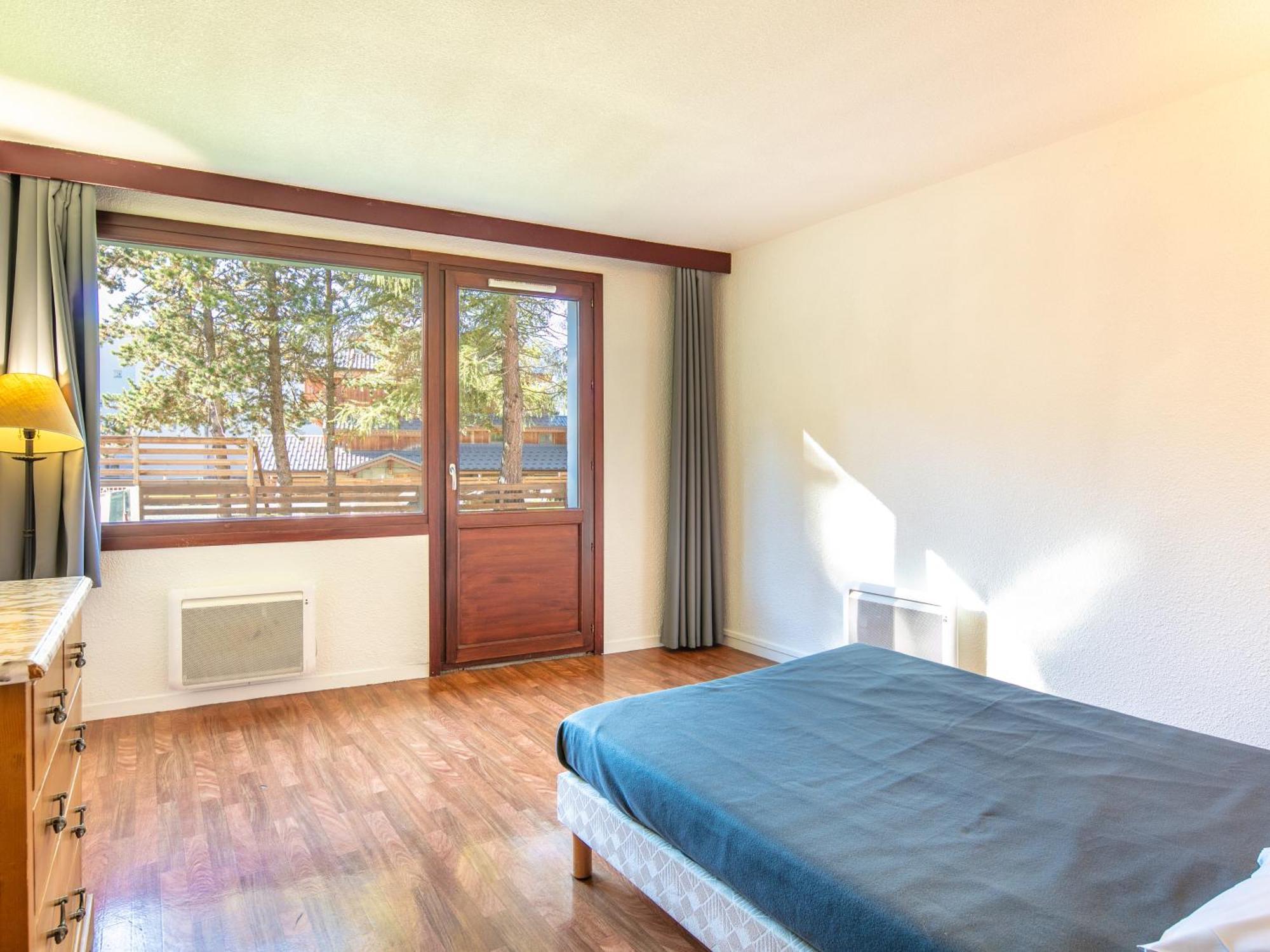 1 Bedroom Apartment sleeping area