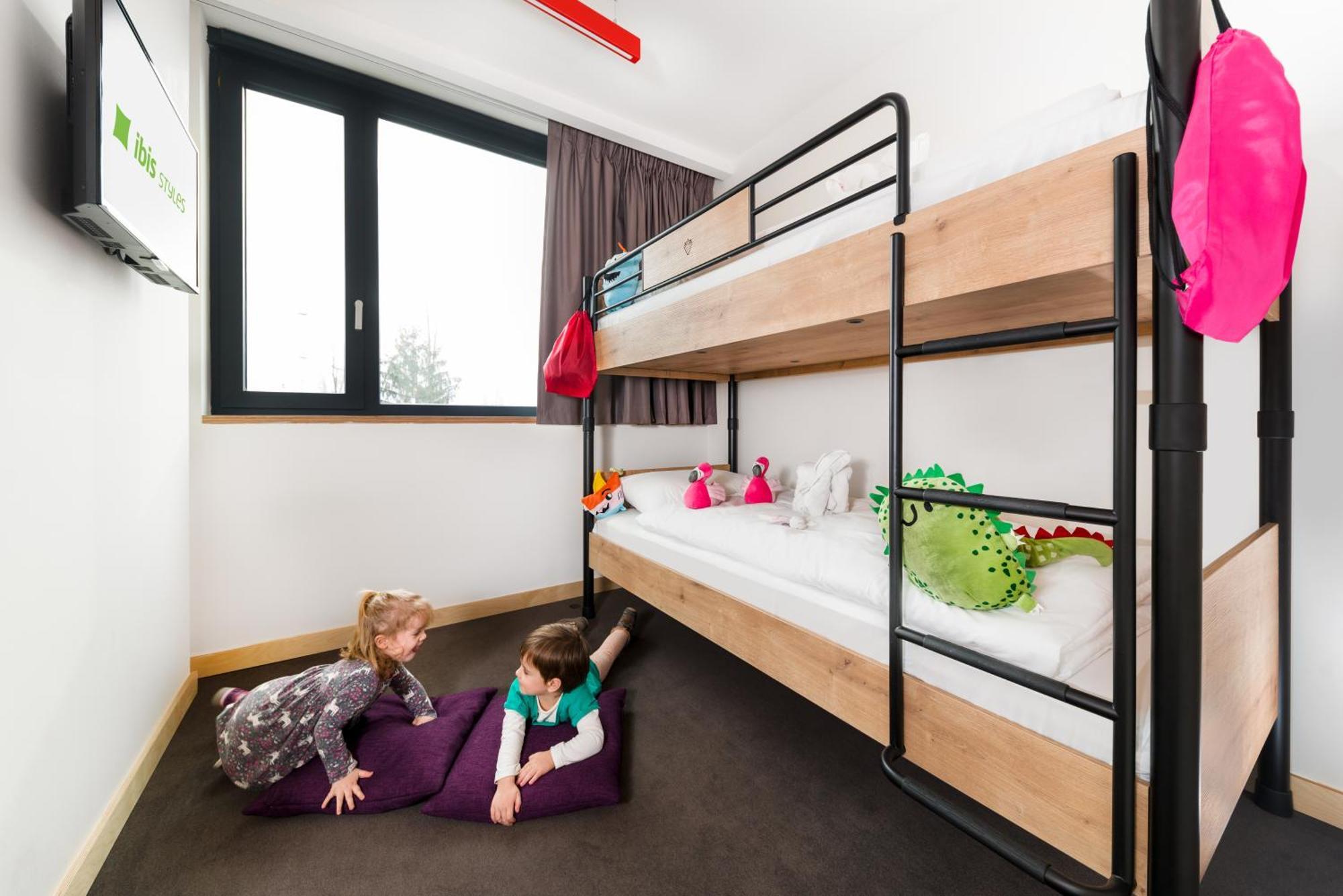 Family Room Double Bed Bunk Bed